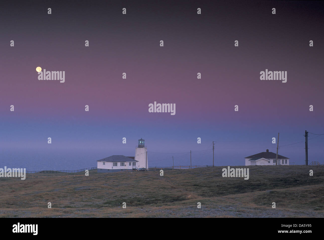 Faro di Cape Santa Maria, ecologico, riserva, Terranova, Canada, luna, Faro, recinzione, oceano, crepuscolo, gli orari di alba e tramonto, t Foto Stock