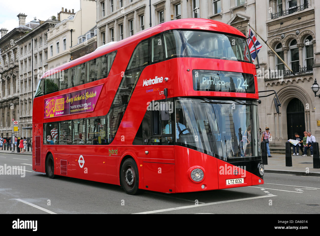 Nuovo Routemaster Red London double-decker bus aka il bus di Boris Foto Stock
