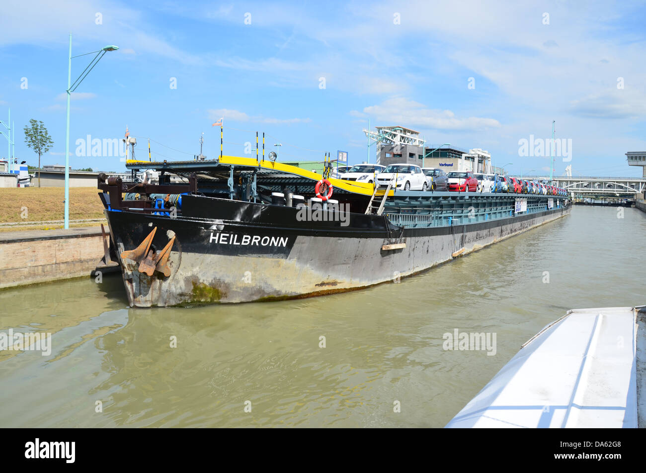 In visita a Vienna in barca è un'esperienza fantastica che vi porta attraverso una camera chiusa dal Donaucanal nel Danubio. Foto Stock