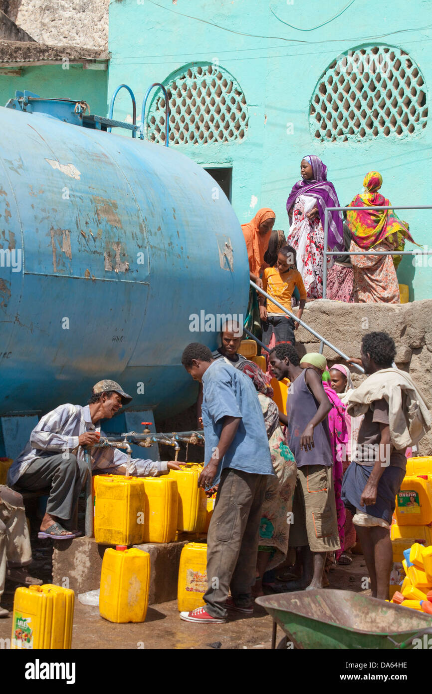 Serbatoio acqua, Harar, Etiopia, UNESCO del patrimonio culturale mondiale, Africa, città, acqua, Foto Stock