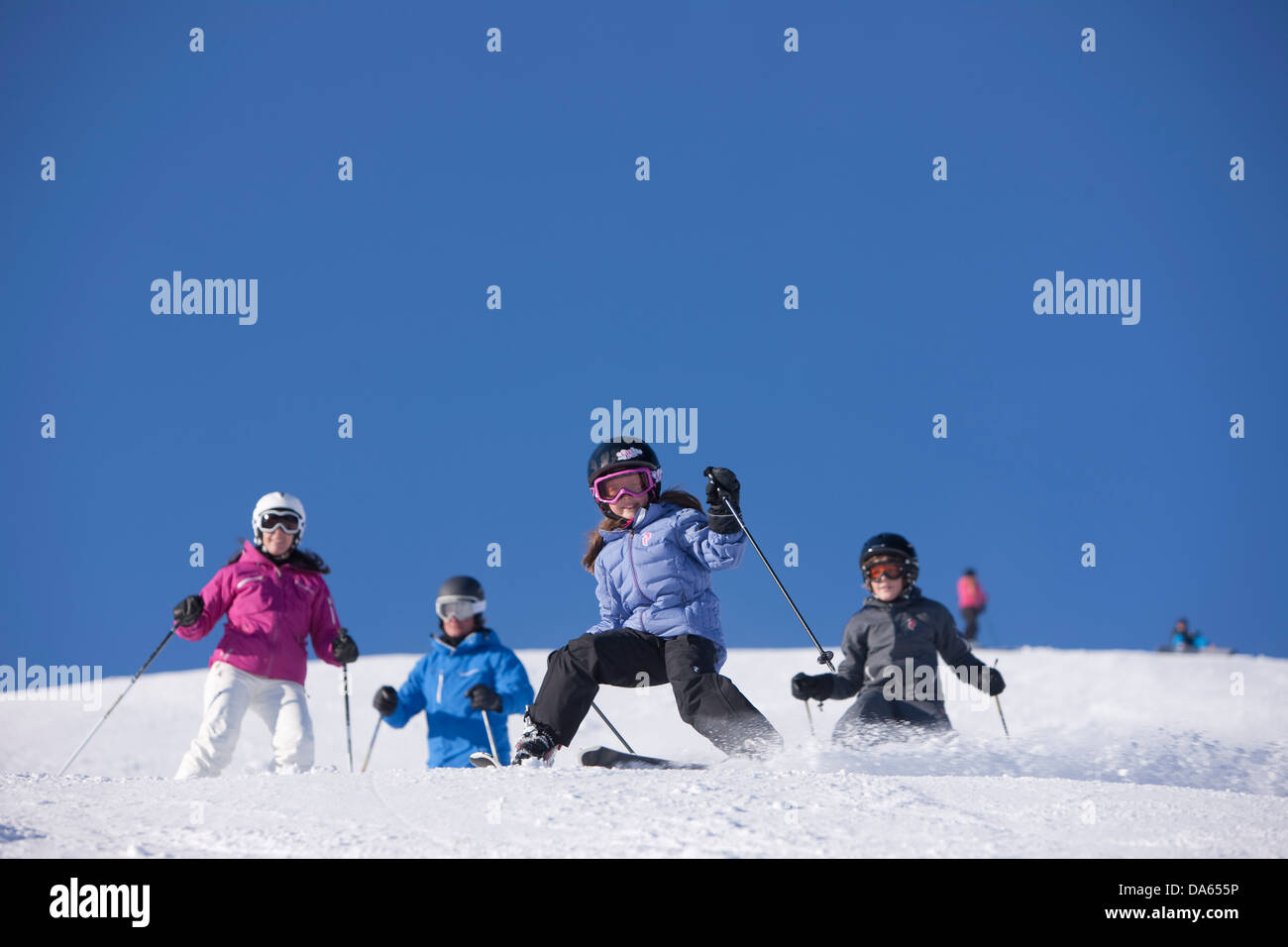 Famiglia, sci, sport invernali, Zuoz, famiglia, sci, sci, sport invernali, carving, inverno, sport invernali, Canton, GR, Grigioni, Foto Stock