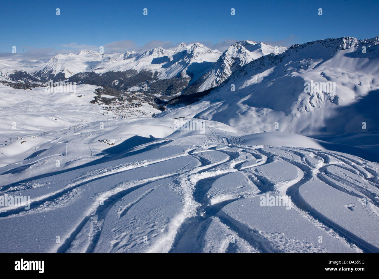 Zona sciistica, Arosa, montagna, montagne, inverno, Canton, GR, Grigioni, Grigioni, chiesa, religione, sci, sci, sport invernali, Foto Stock