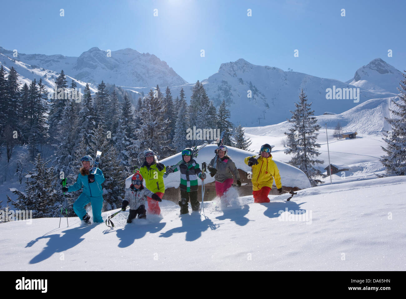 Famiglia, inverno, chat di gruppo, area sciistica, Adelboden, inverno, il cantone di Berna Oberland Bernese, turismo, vacanze famiglia inverno sp Foto Stock