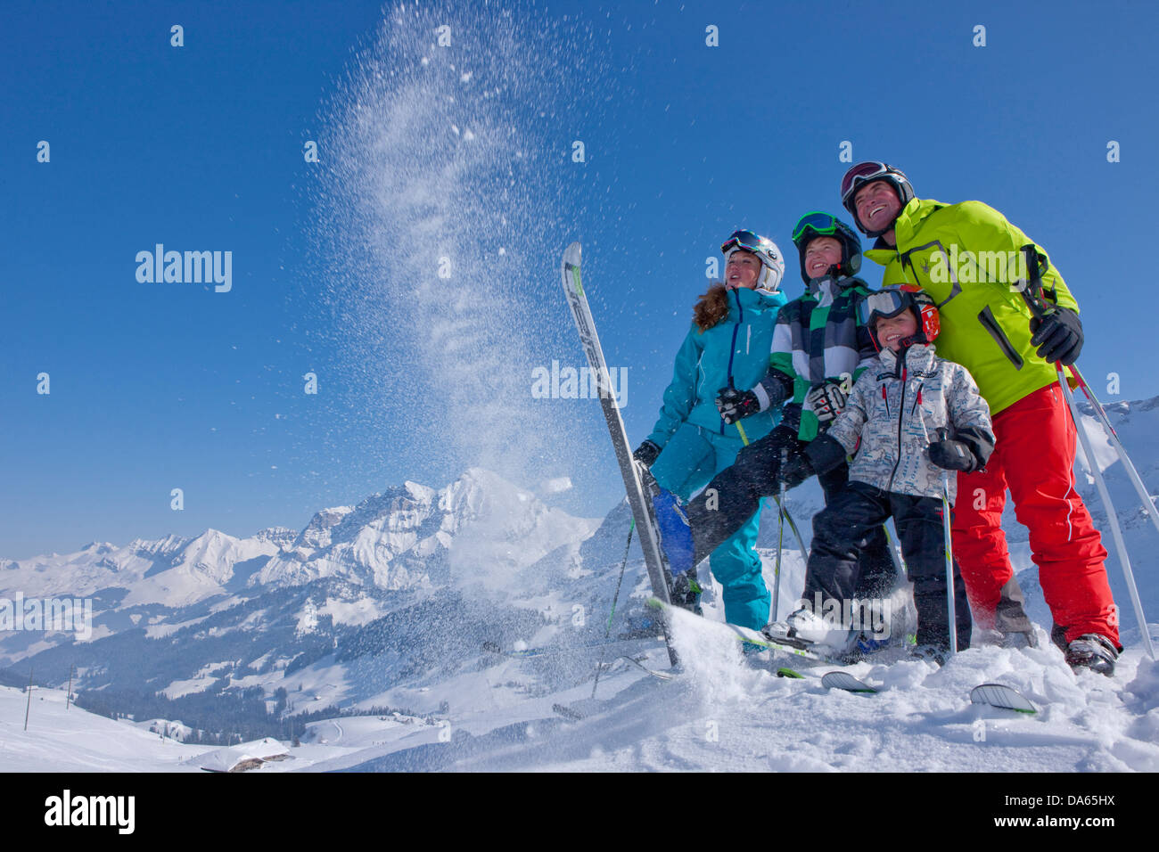 La famiglia inverno chat, area sciistica, Adelboden, inverno, il cantone di Berna Oberland Bernese, turismo, vacanze, famiglia, sport invernali, S Foto Stock
