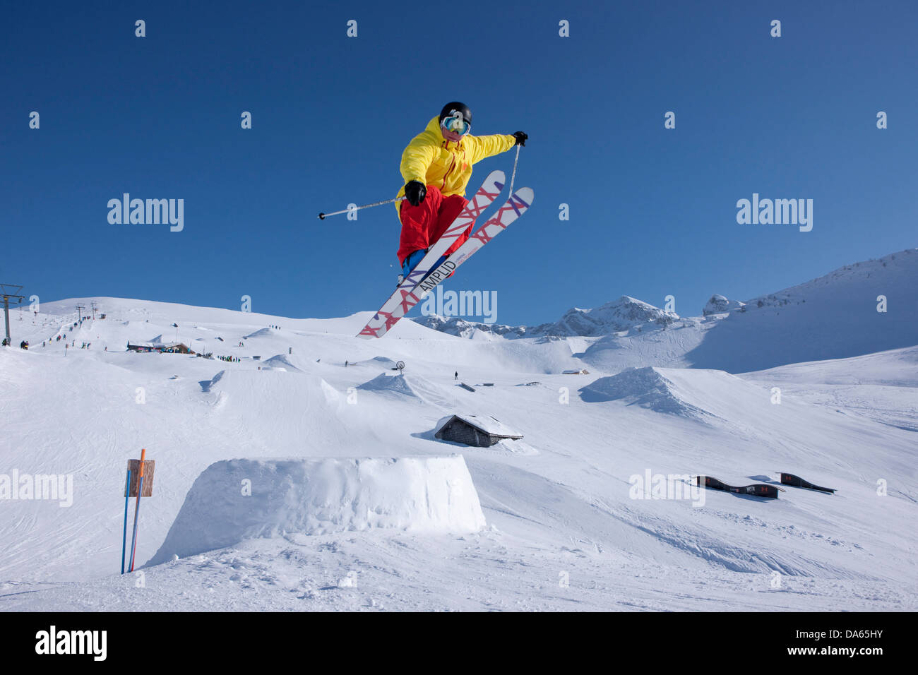 Freestyle, snowpark, sci, sci, sport invernali, carving, inverno, salto, jumping, inverno, sport invernali, il cantone di Berna Oberland Ob Foto Stock