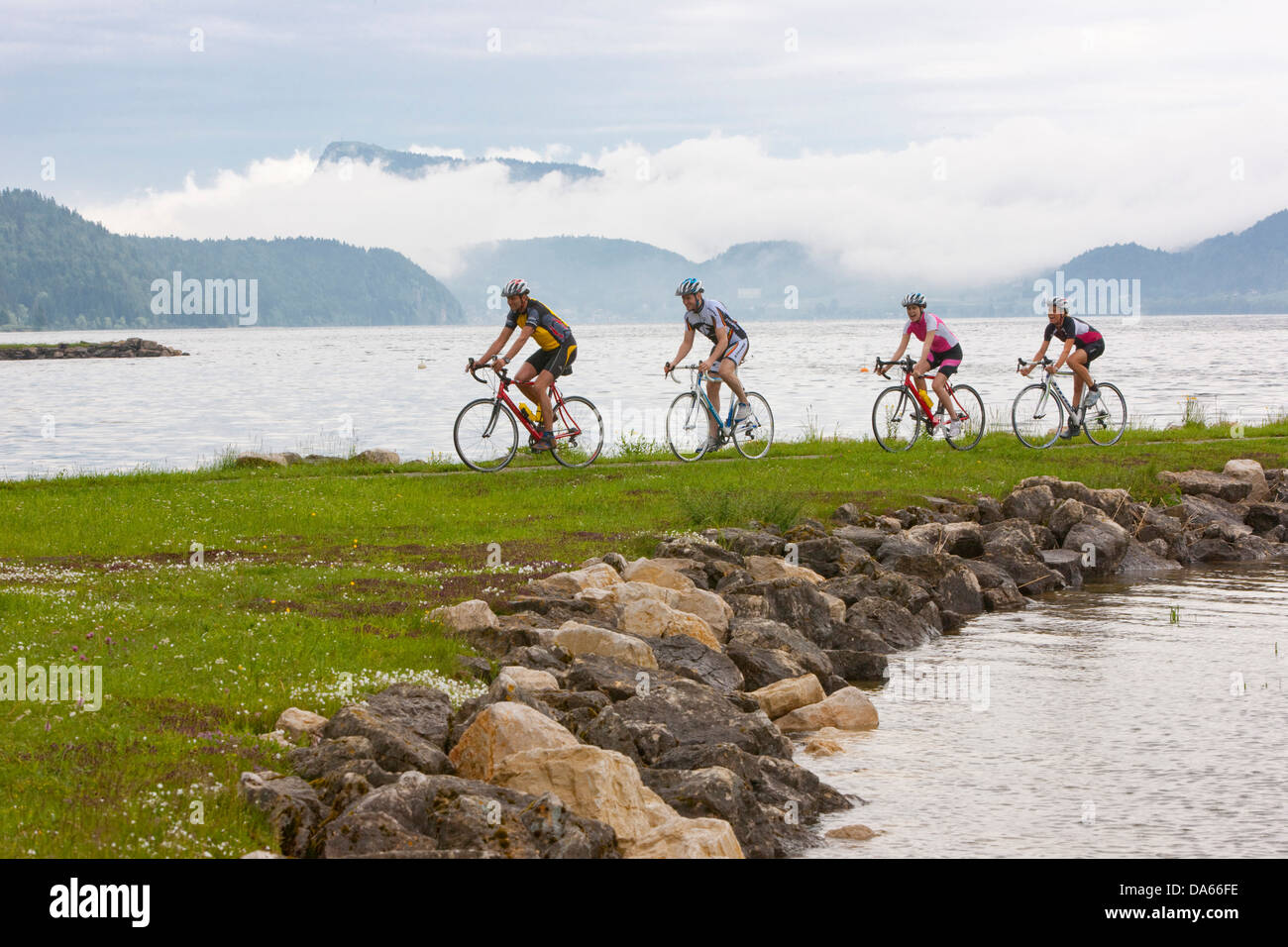 Tour in bicicletta, corse in bicicletta, Lac de Joux, bicicletta, biciclette, moto, in sella ad una bicicletta, turismo, vacanze, Canton, VD, Vaud, Svizzera Foto Stock