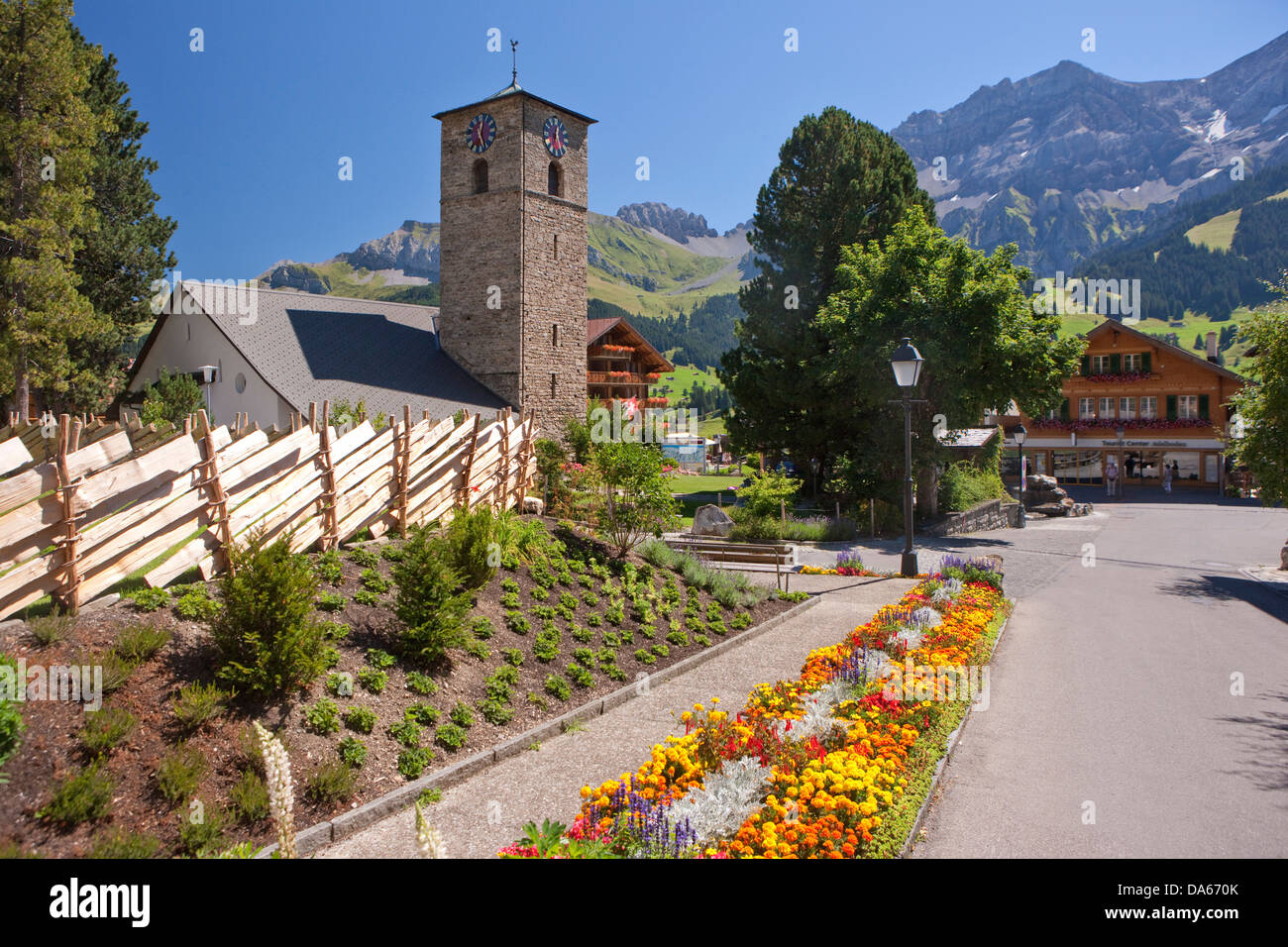 Chiesa, Adelboden, montagna, montagne, il cantone di Berna Oberland Bernese, villaggio, la costruzione, la costruzione, chiesa, religione, Svizzera Foto Stock