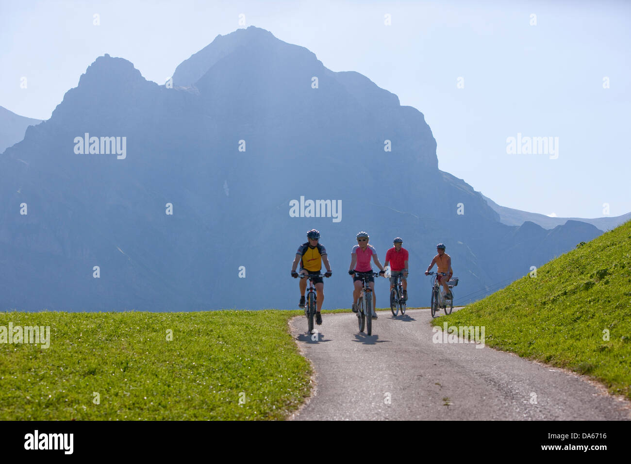 Mountain bike, Adelboden, il cantone di Berna Oberland Bernese, sport estivi, bicicletta, biciclette, moto, in sella ad una bicicletta, Svizzera, Europa Foto Stock