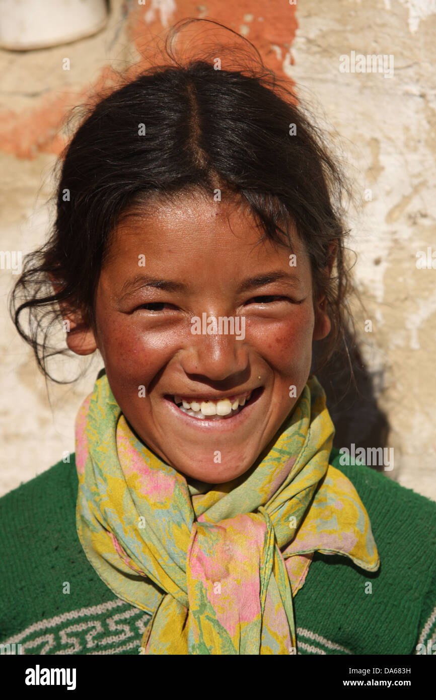 Indigeni, persona, ragazza, ritratto, sorridente, sorriso, Rangdum, Suru, valley, Zanskar, distretto di Kargil, Kargil, Jammu e Kashmir, Lad Foto Stock