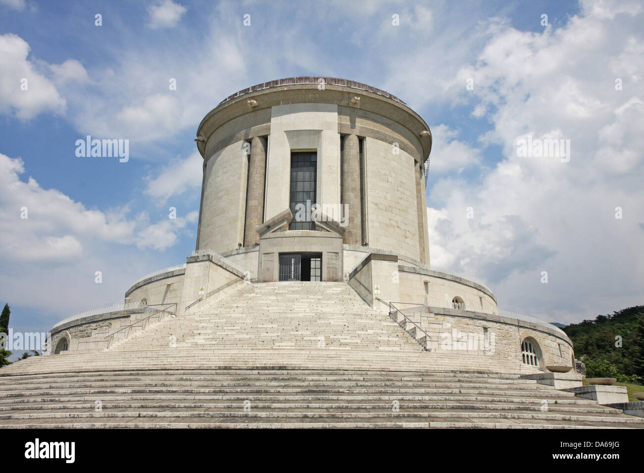 Monumento ai caduti della prima guerra mondiale immagini e fotografie