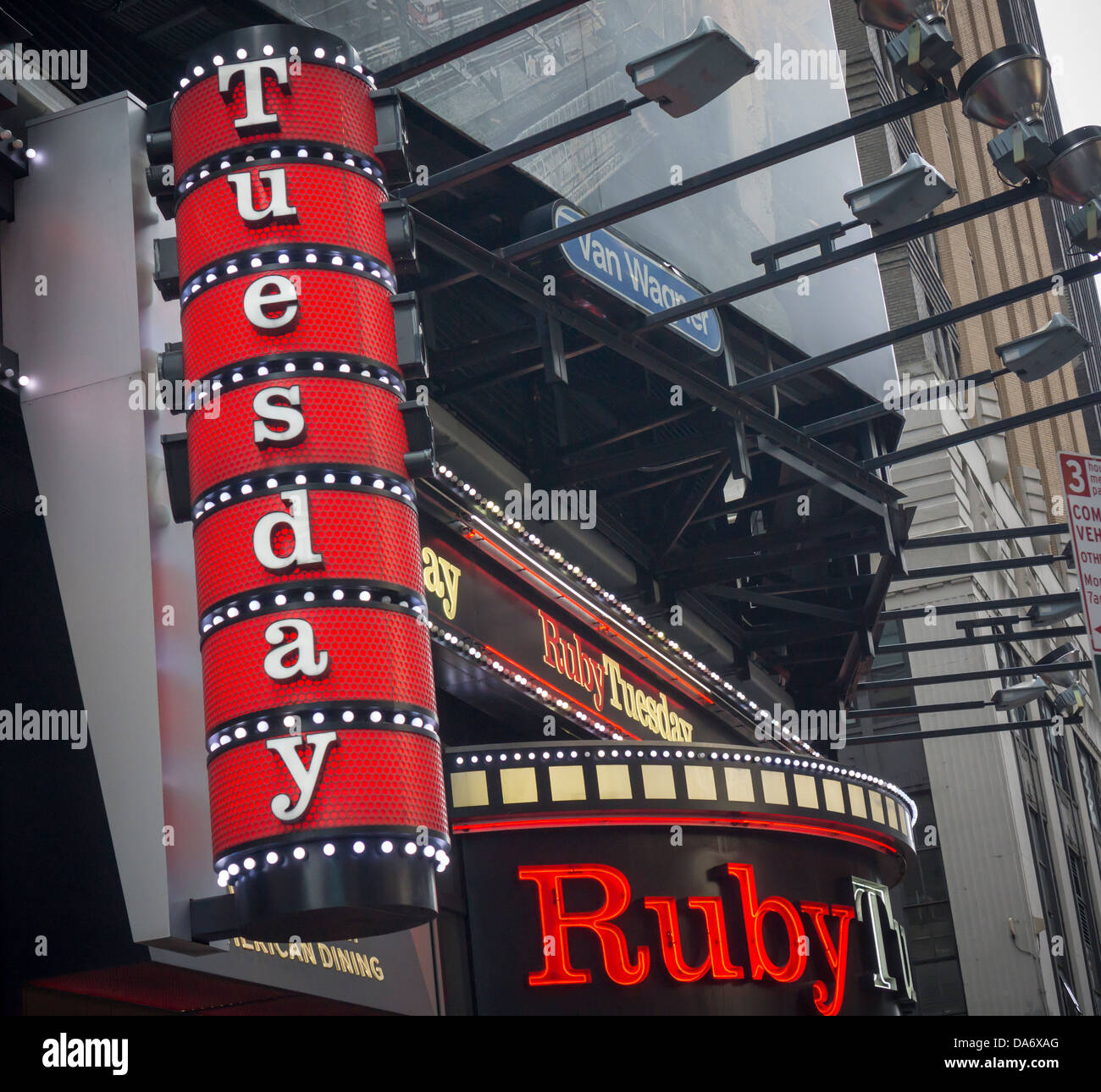 Un ramo del Ristorante Ruby Tuesday catena in Times Square Foto Stock