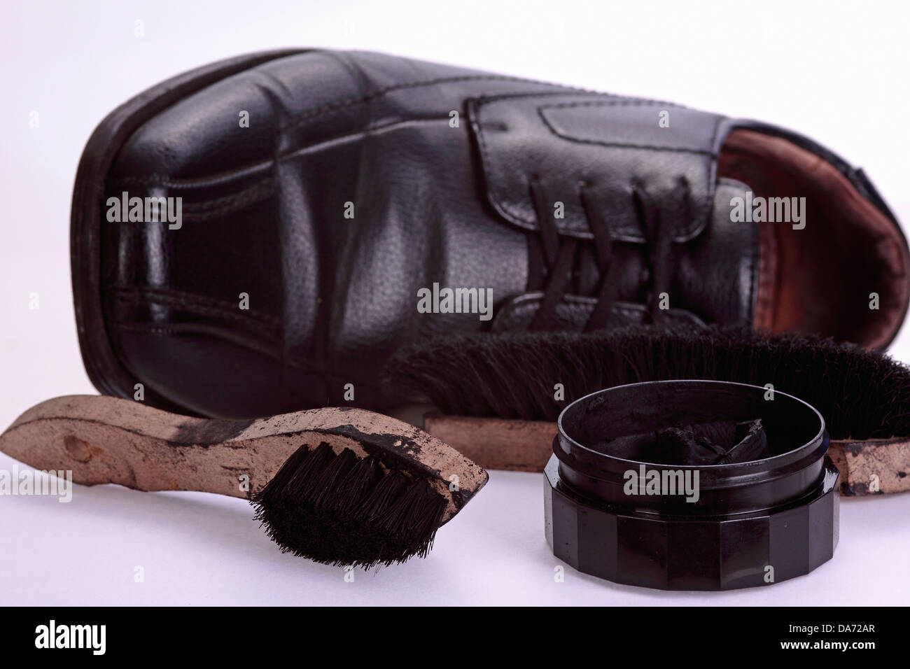 Scarpe e Calzature kit di pulizia su sfondo bianco Foto Stock