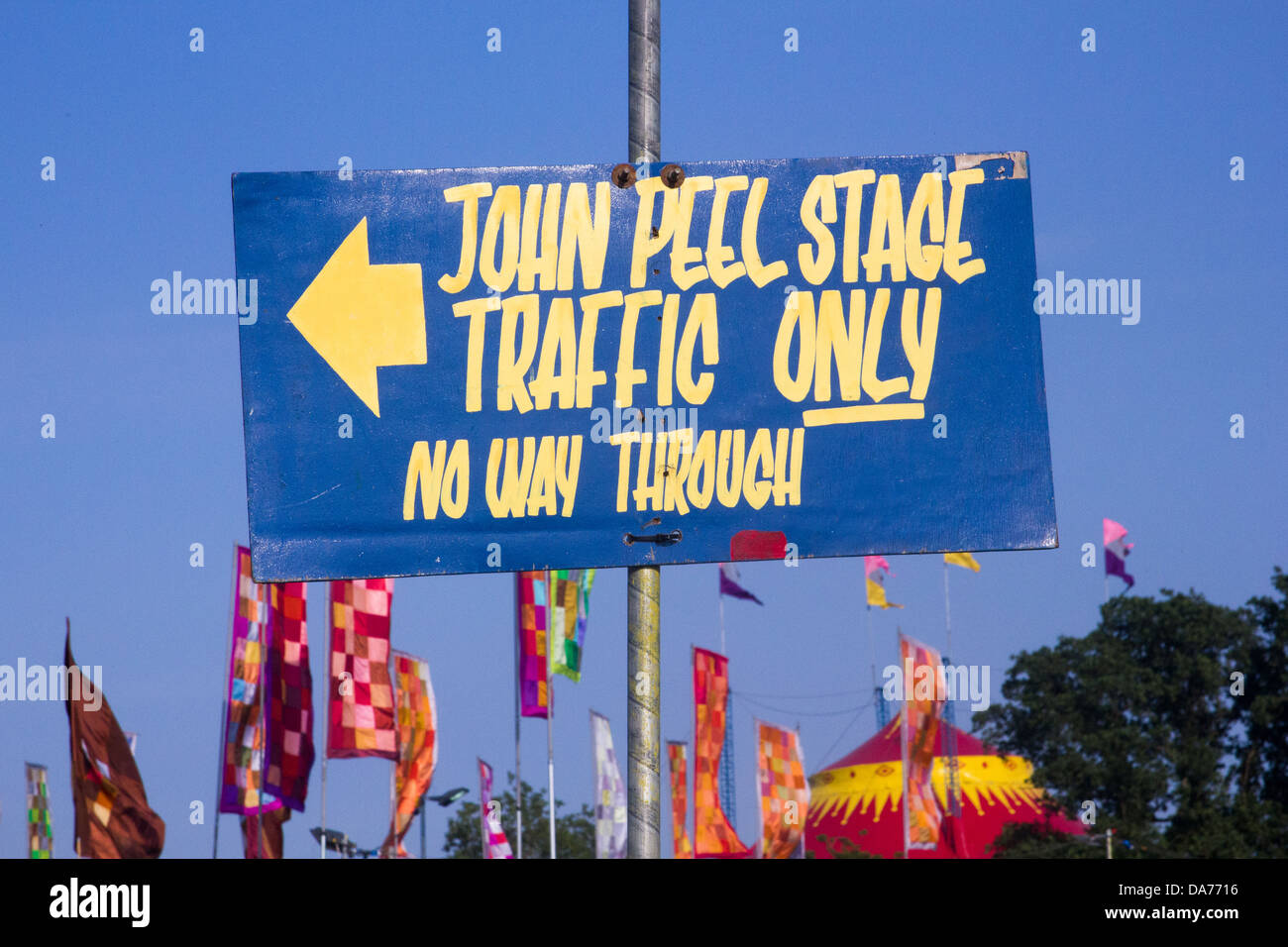 Segno presso il festival di Glastonbury 2013. Il Somerset, Inghilterra, Regno Unito. Foto Stock