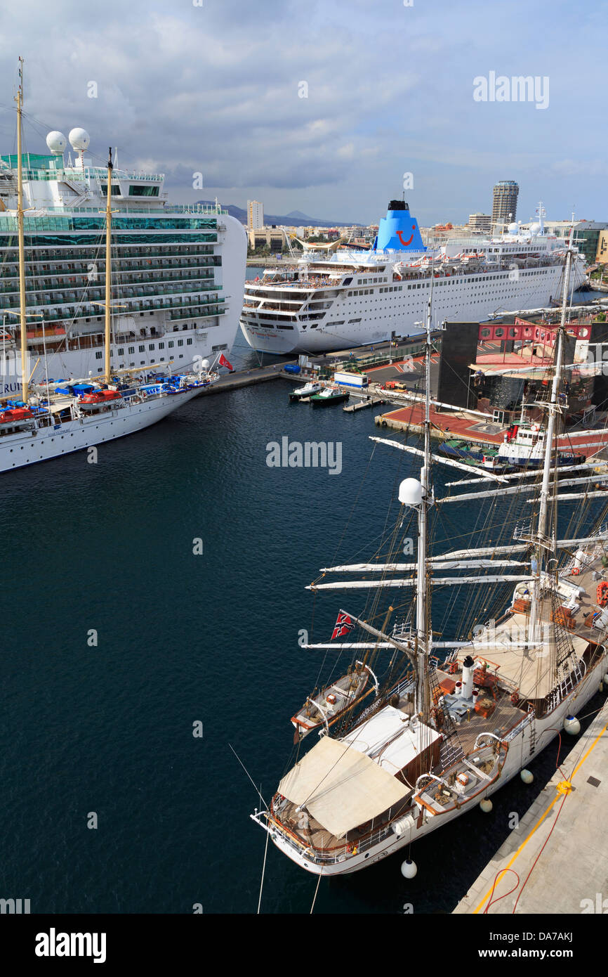 Navi da crociera a Santa Catalina Port,Las Palmas Città, Gran Canaria Island,Isole Canarie,Spagna,l'Europa Foto Stock