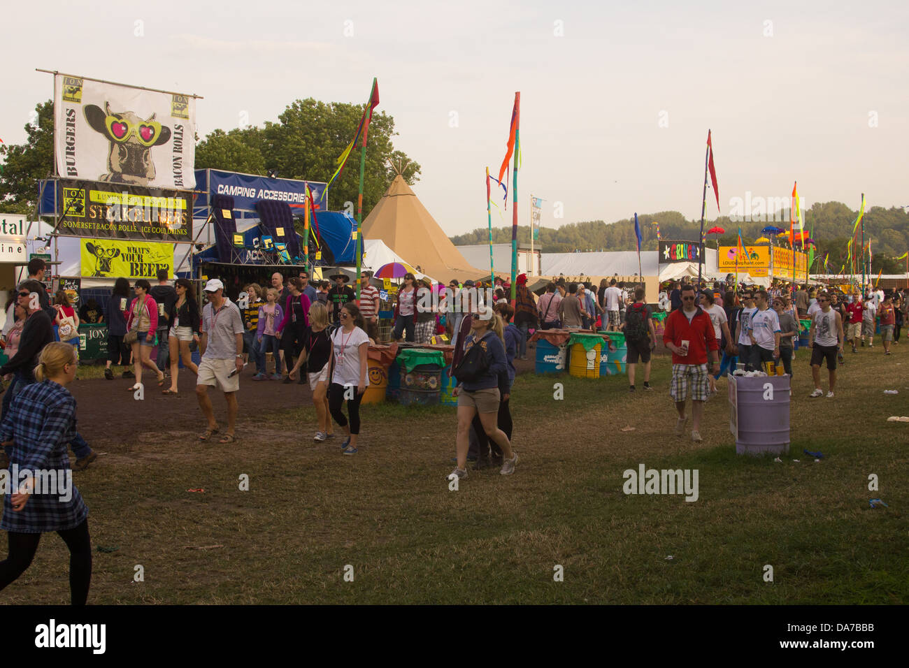 Il cibo si spegne al Glastonbury Festival 2013 l, Somerset, Inghilterra, Regno Unito. Foto Stock