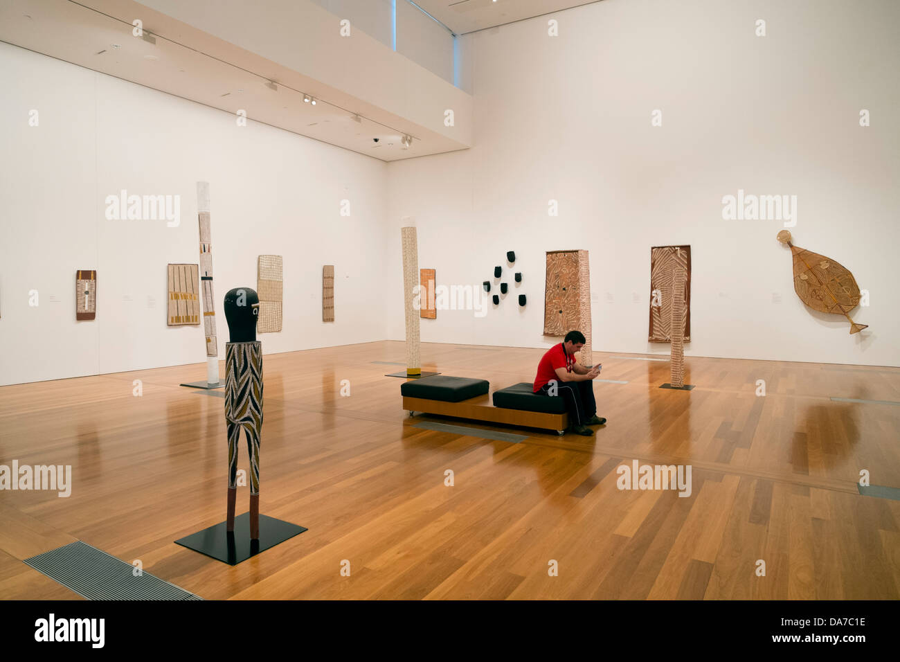 Arte aborigena in mostra alla Galleria di Arte Moderna o GoMA sul Southbank Brisbane Queensland Australia Foto Stock