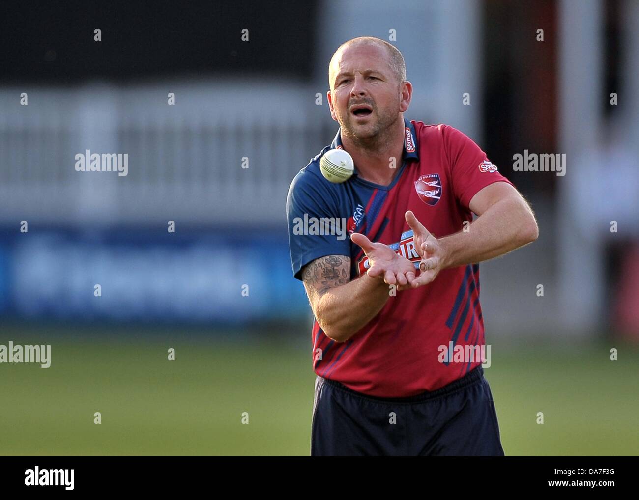 Canterbury, Regno Unito. 5 Luglio, 2013. Darren Stevens (Kent). Kent V Essex. Amici vita T20. La massa di Spitfire. St Lawrence. Canterbury. Kent. Credito: Sport In immagini/Alamy Live News Foto Stock