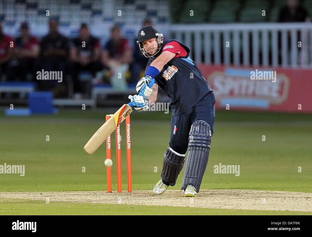 Canterbury, Regno Unito. 5 Luglio, 2013. Darren Stevens (Kent). Kent V Essex. Amici vita T20. La massa di Spitfire. St Lawrence. Canterbury. Kent. Credito: Sport In immagini/Alamy Live News Foto Stock