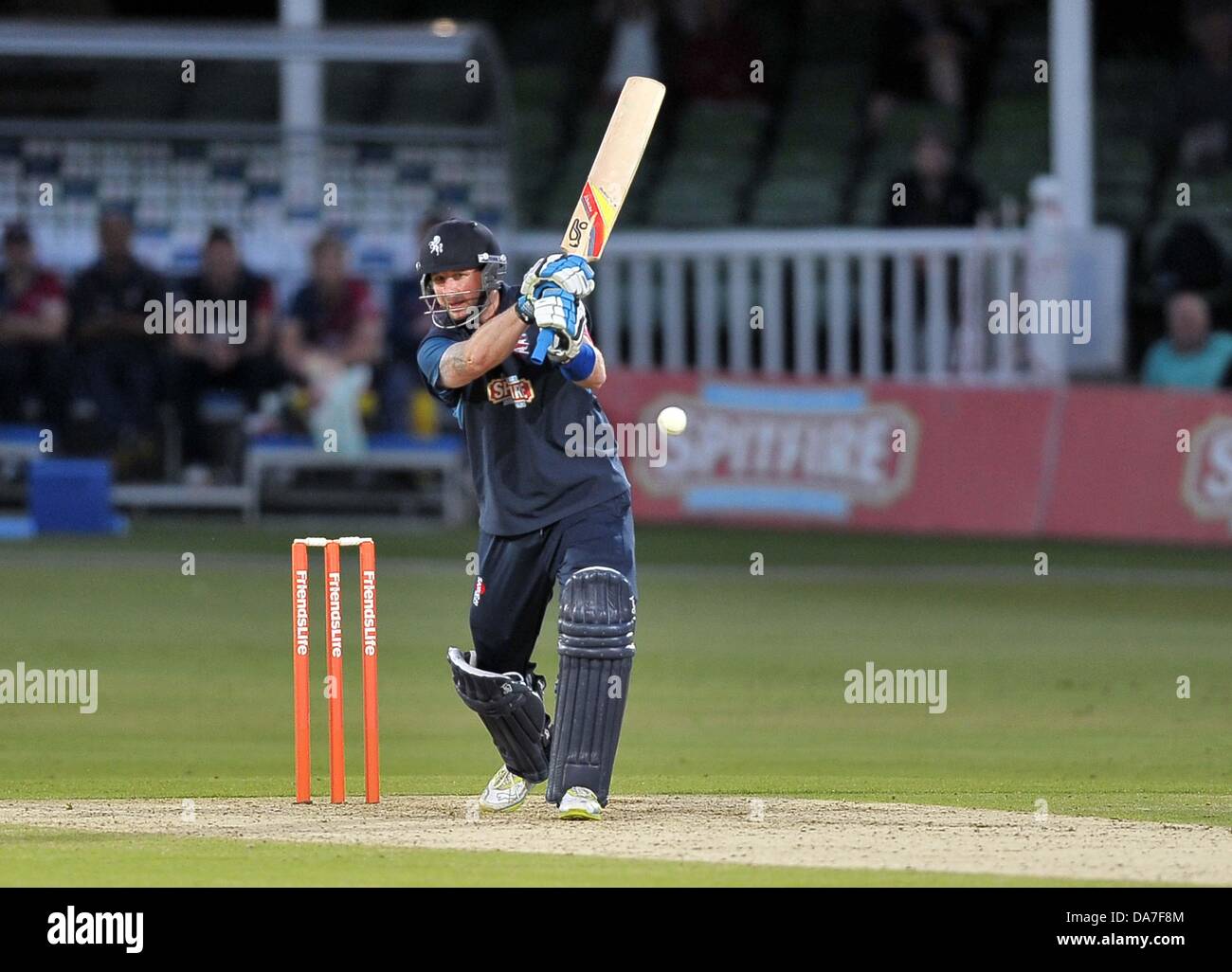 Canterbury, Regno Unito. 5 Luglio, 2013. Darren Stevens (Kent). Kent V Essex. Amici vita T20. La massa di Spitfire. St Lawrence. Canterbury. Kent. Credito: Sport In immagini/Alamy Live News Foto Stock