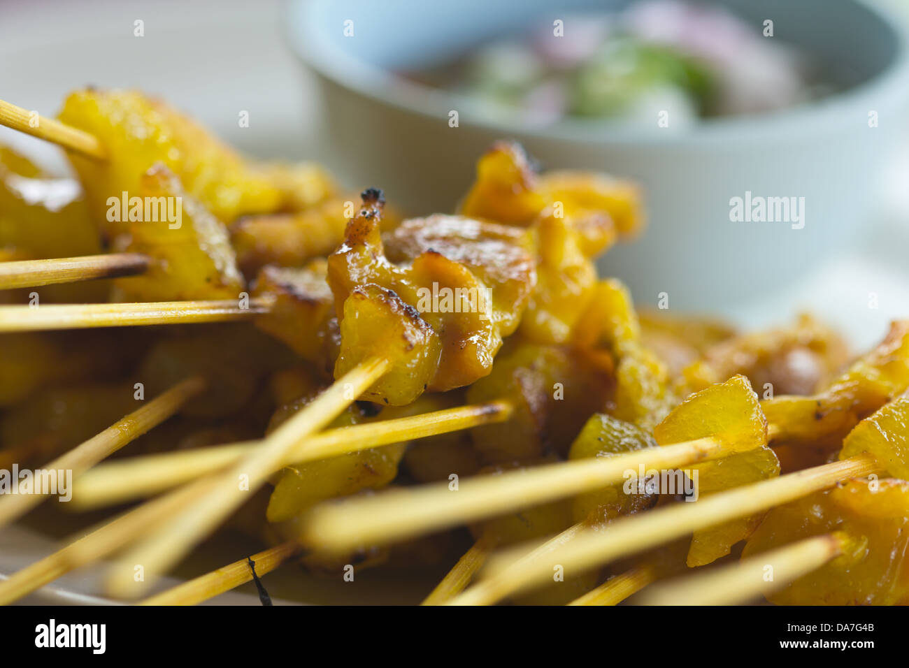 La carne di maiale satay è delizioso cibo asiatico Foto Stock