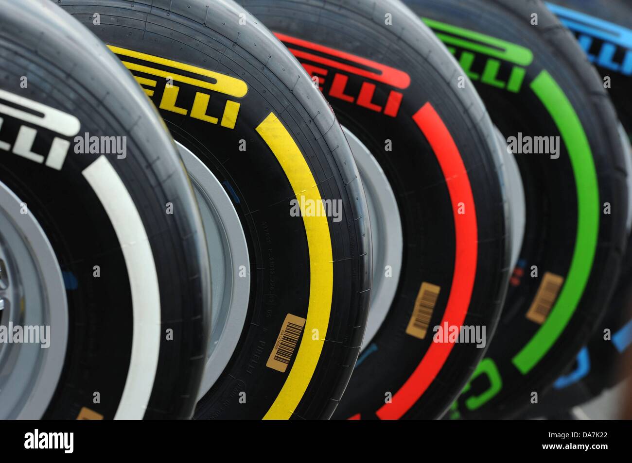 Nurburgring, Germania. 06 Luglio, 2013. Tedesco F1 Grand Prix. Pirelli - Pirelli pneumatici in attesa di usare carte di credito: Azione Plus sport/Alamy Live News Foto Stock