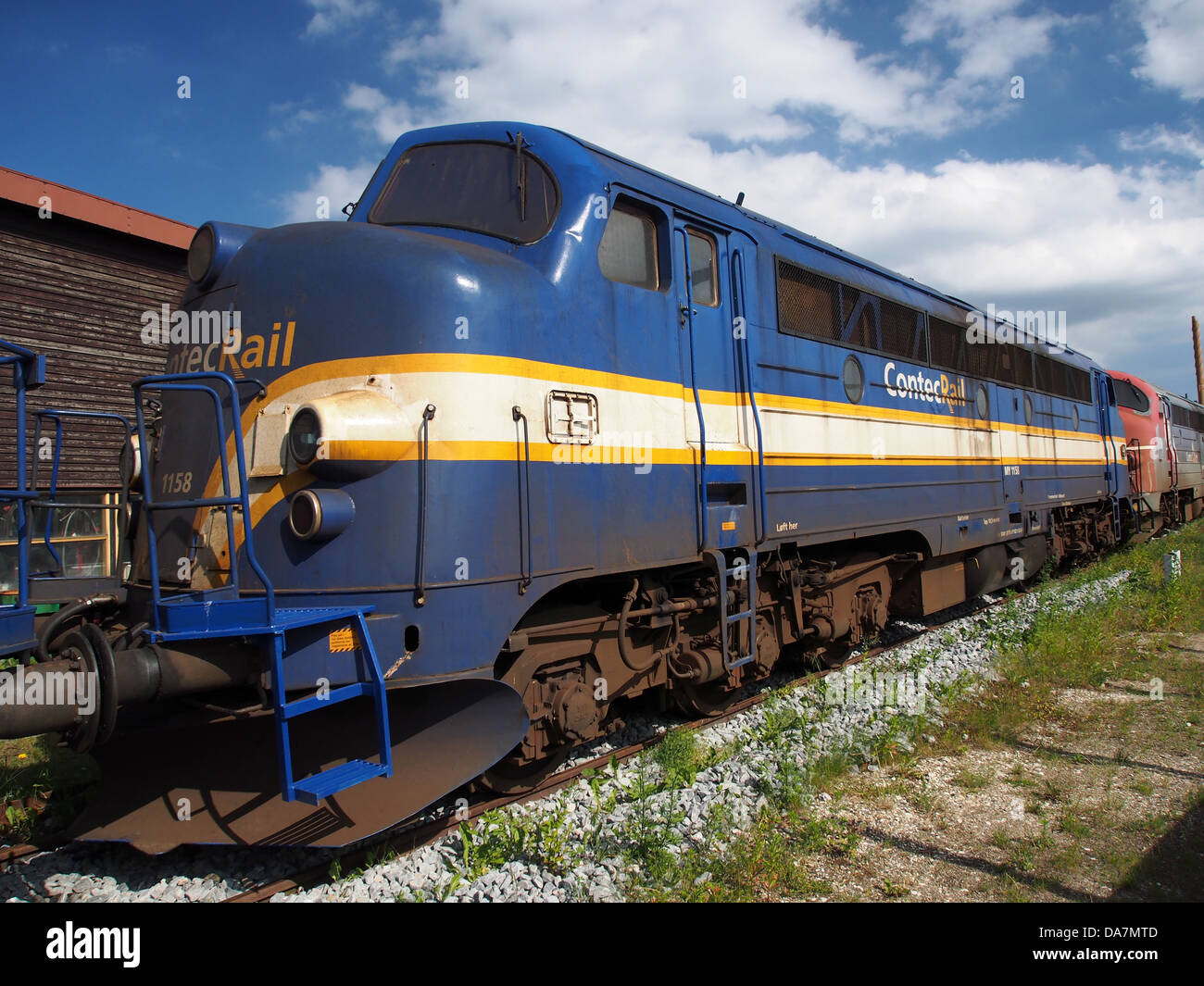 ContecRail 1158 è un moderno veicolo ferroviario, progettato per il trasporto e il servizio delle ferrovie. Questo veicolo rappresenta il progresso nella tecnologia ferroviaria, offrendo efficienza e affidabilità nel trasporto. Foto Stock