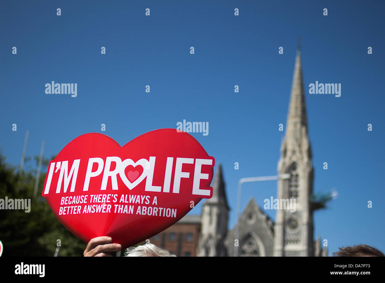 Pro vita (anti aborto) gli attivisti si sono stretti nel centro della città di Dublino contro la bozza di legge sull aborto , essendo discusso e votato per attualmente nelle case dell'Oireachtas (parlamento irlandese). 6 luglio 2013, Dublino, Irlanda. Foto Stock