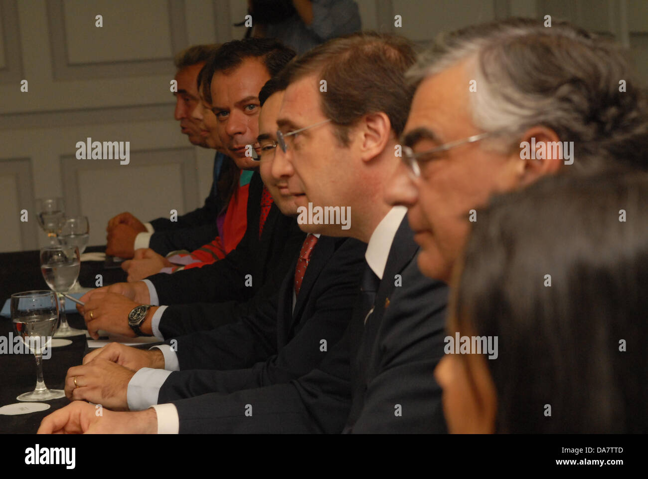 Il Portogallo. Luglio 6th, 2013. Dopo quasi una settimana di stallo per quanto riguarda la manutenzione della coalizione di governo e molto è stato speculato sulle soluzioni per la crisi politica innescata dalle dimissioni del ministro degli Affari Esteri, è ufficiale: Paolo Portas rimangono nell'Esecutivo guidato da Pedro Passos Coelho come vice primo ministro con il coordinamento delle politiche economiche, la riforma dello stato e delle relazioni con la troika. Credito: Luis Nunes/Alamy Live News Foto Stock