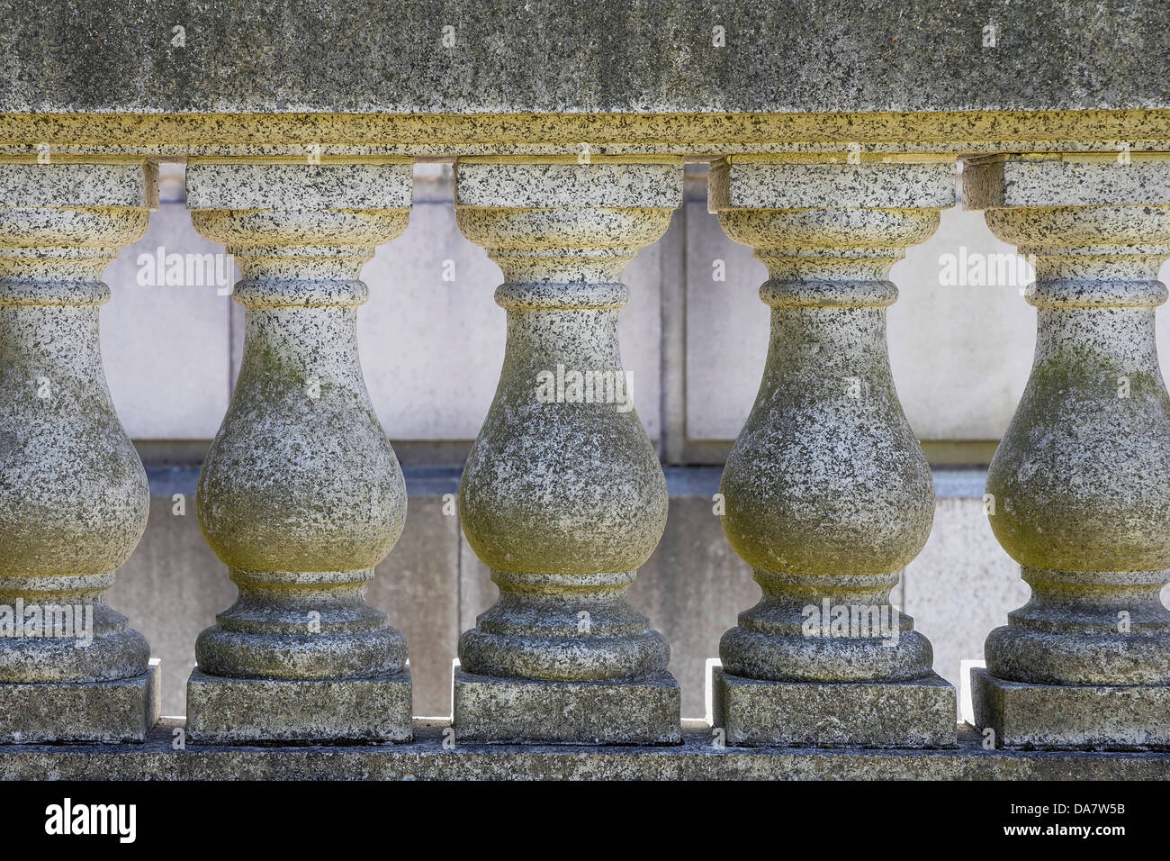 Marmo balaustra in pietra con balaustre corrimano e Base Closeup Foto Stock