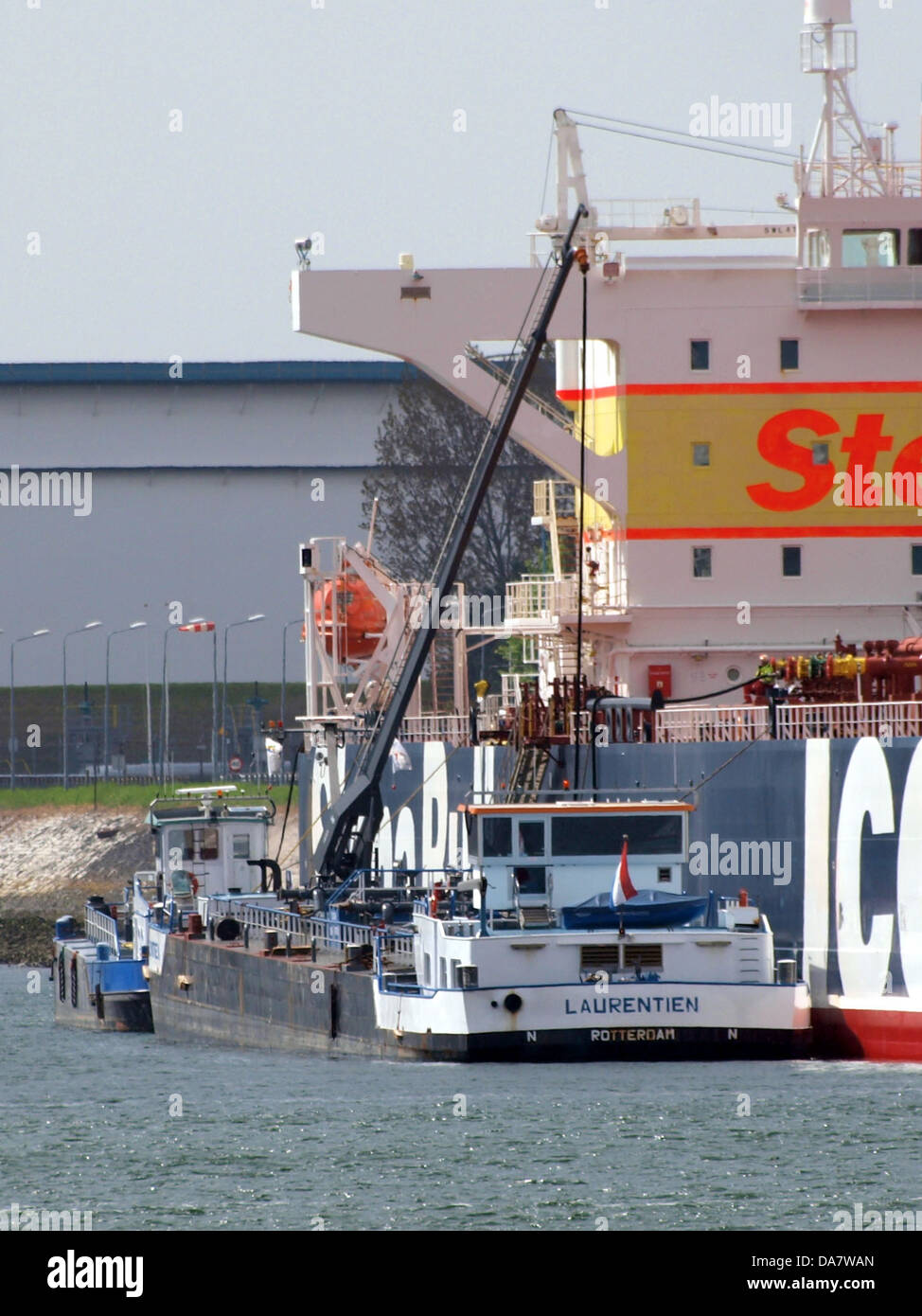 La Laurentien è una nave registrata con il numero ENI 02330240. Si tratta di una nave utilizzata per il trasporto marittimo e il suo numero di identificazione è fondamentale per le sue operazioni e il suo monitoraggio nel settore marittimo. Foto Stock