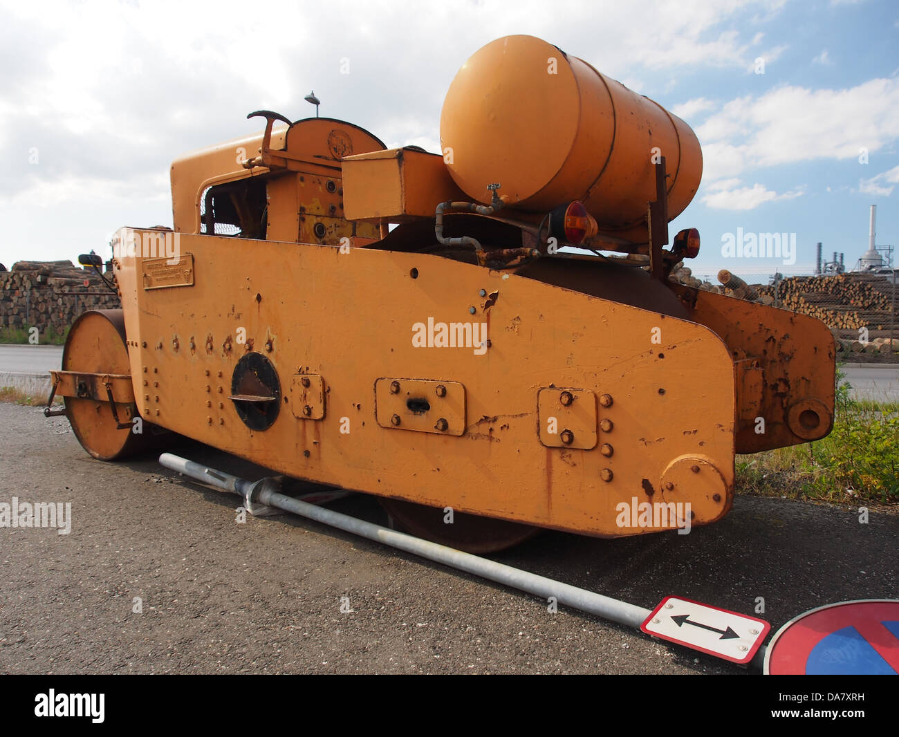 Questa immagine industriale mostra il tromle diesel di tipo OD, prodotto da Ringsted Jernst B8beri & Maskinfabrik a-s.. L'attrezzatura è progettata per le attività di costruzione e le applicazioni ingegneristiche per impieghi gravosi. Foto Stock