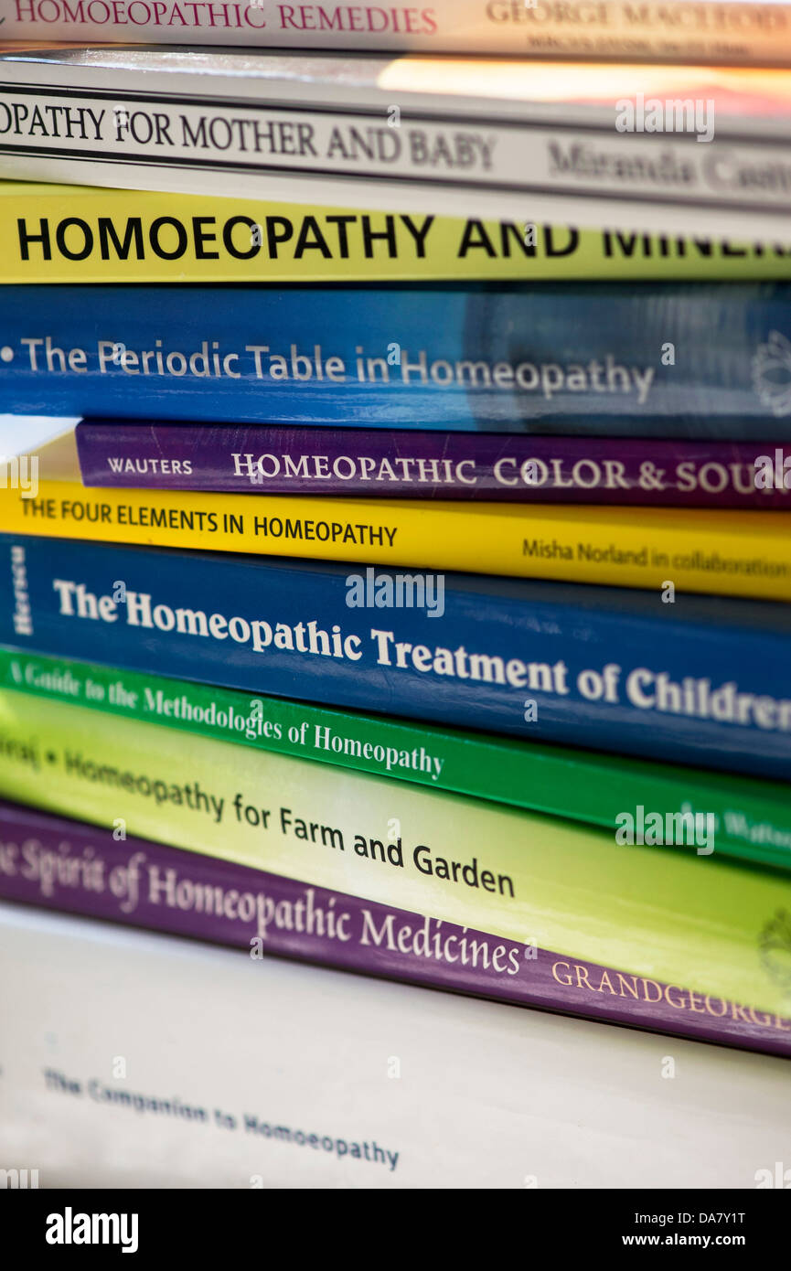 L omeopatia libri Foto Stock