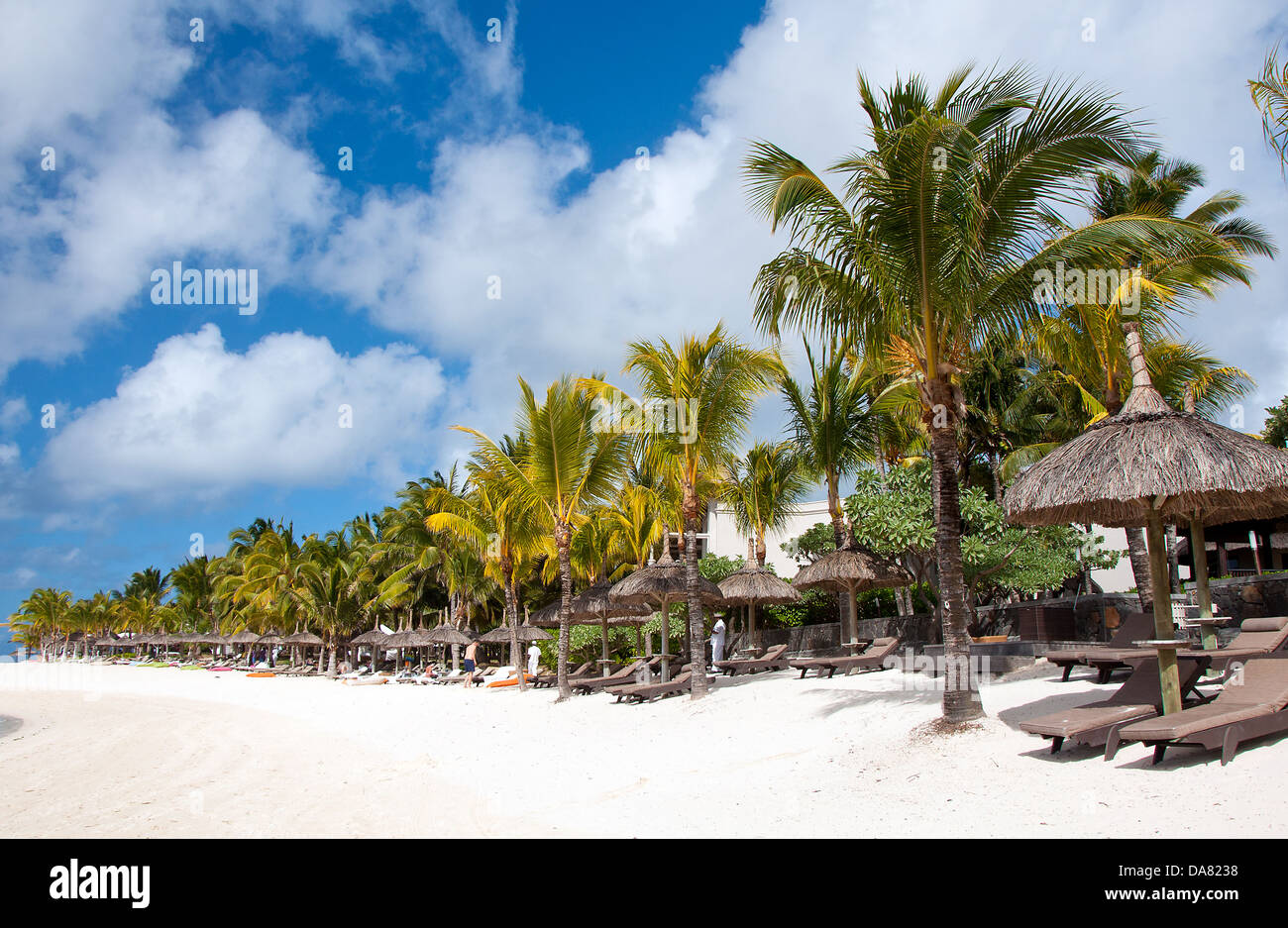 Resort tropicale e una bellissima spiaggia in Mauritius Foto Stock