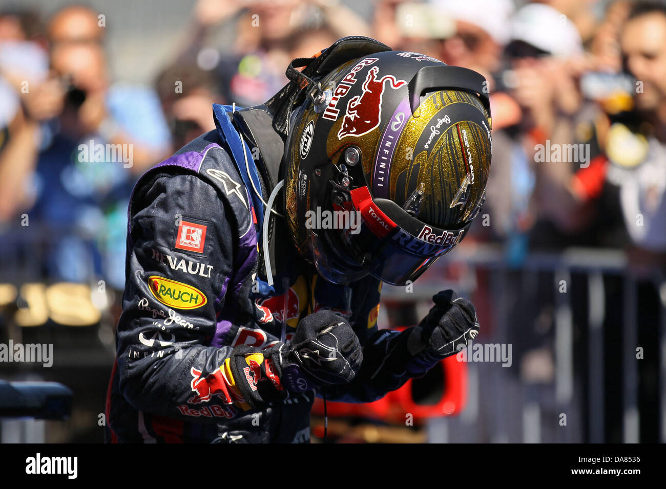 Nurburgring, Germania. Luglio 7th, 2013. Sebastian Vettel celebra la sua  vittoria sul podio in casa sua terra di Germania Foto stock - Alamy
