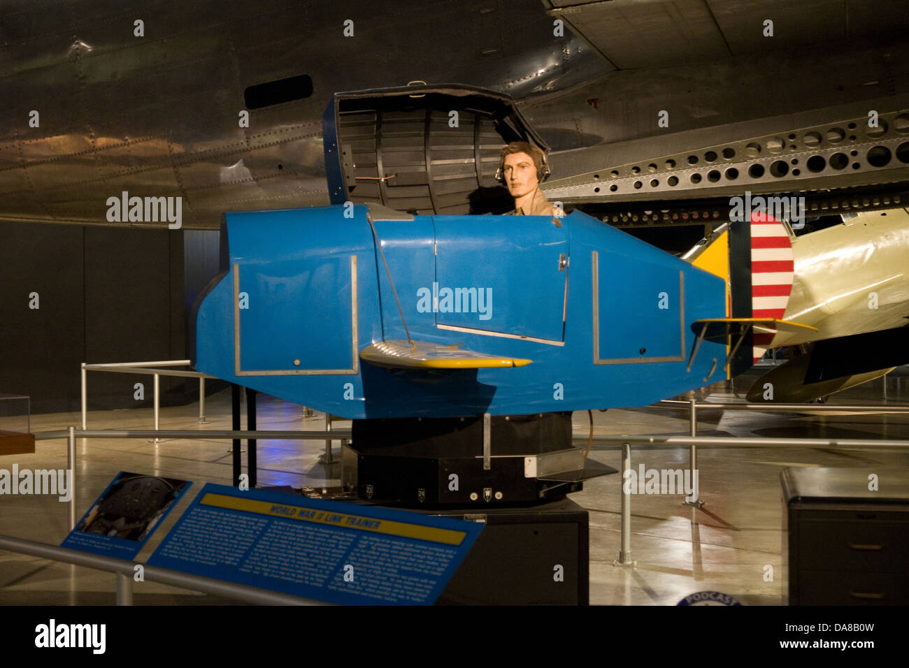 WW2 Link Trainer simulatore di volo presso il museo USAF Wright-Patterson Air Force Base di Dayton, Ohio OH USA Foto Stock
