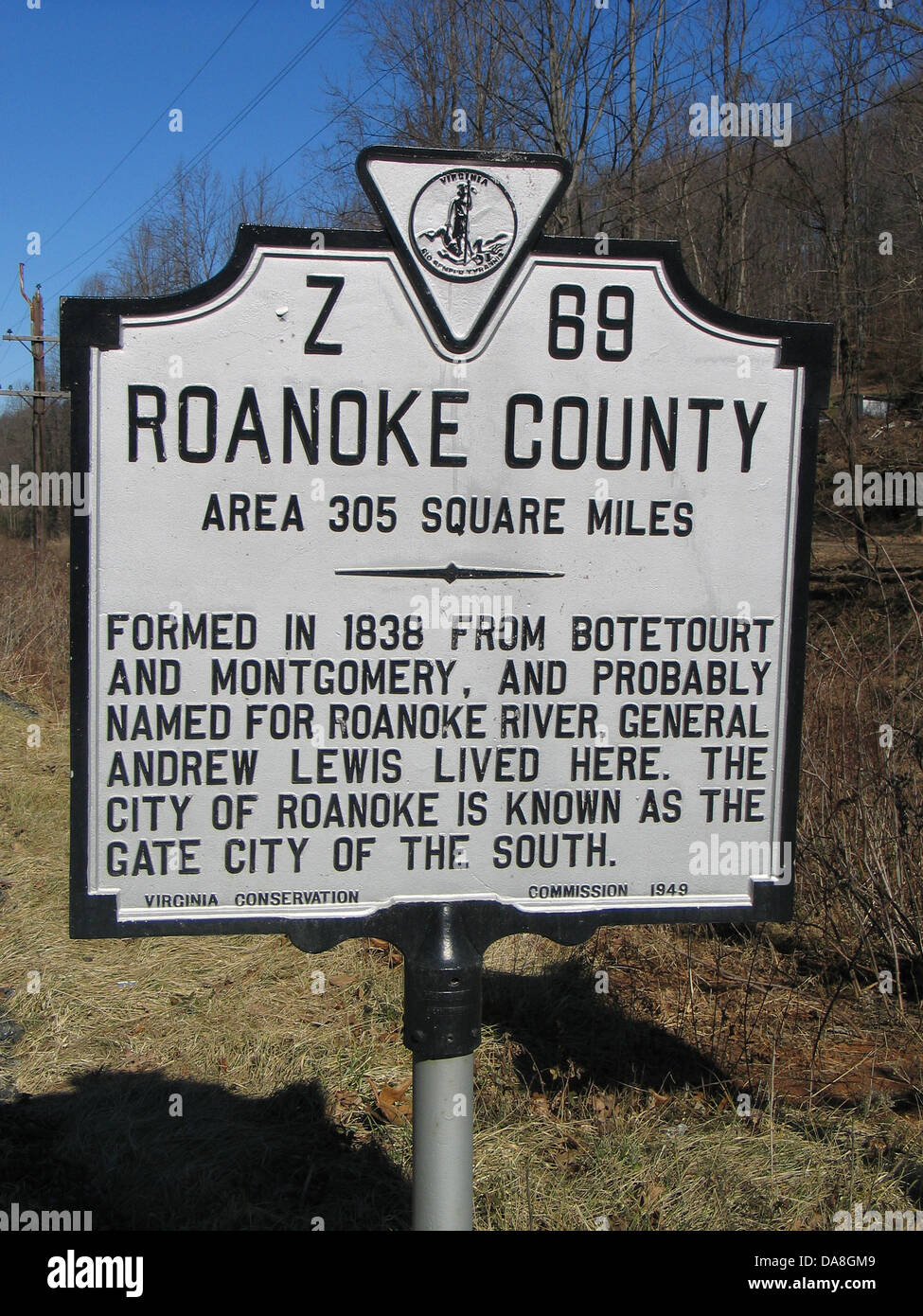 La contea di Roanoke Area 305 miglia quadrate formata nel 1838 da Botetourt e Montgomery, e probabilmente chiamato con il nome di Roanoke River. Generale Andrew Lewis ha vissuto qui. La città di Roanoke è conosciuta come la città di gate del sud. Virginia conservazione Commissione, 1949. Foto Stock