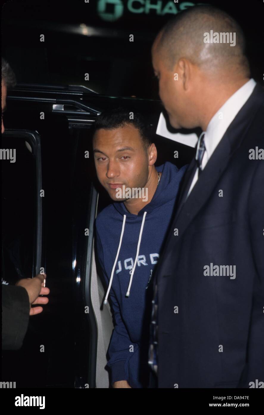 DEREK JETER.Saturday Night Live dopo essere partito in omaggio! Ristorante in New York 2001.k23540Hmc.(Immagine di credito: © Henry Mcgee/Globe foto/ZUMAPRESS.com) Foto Stock