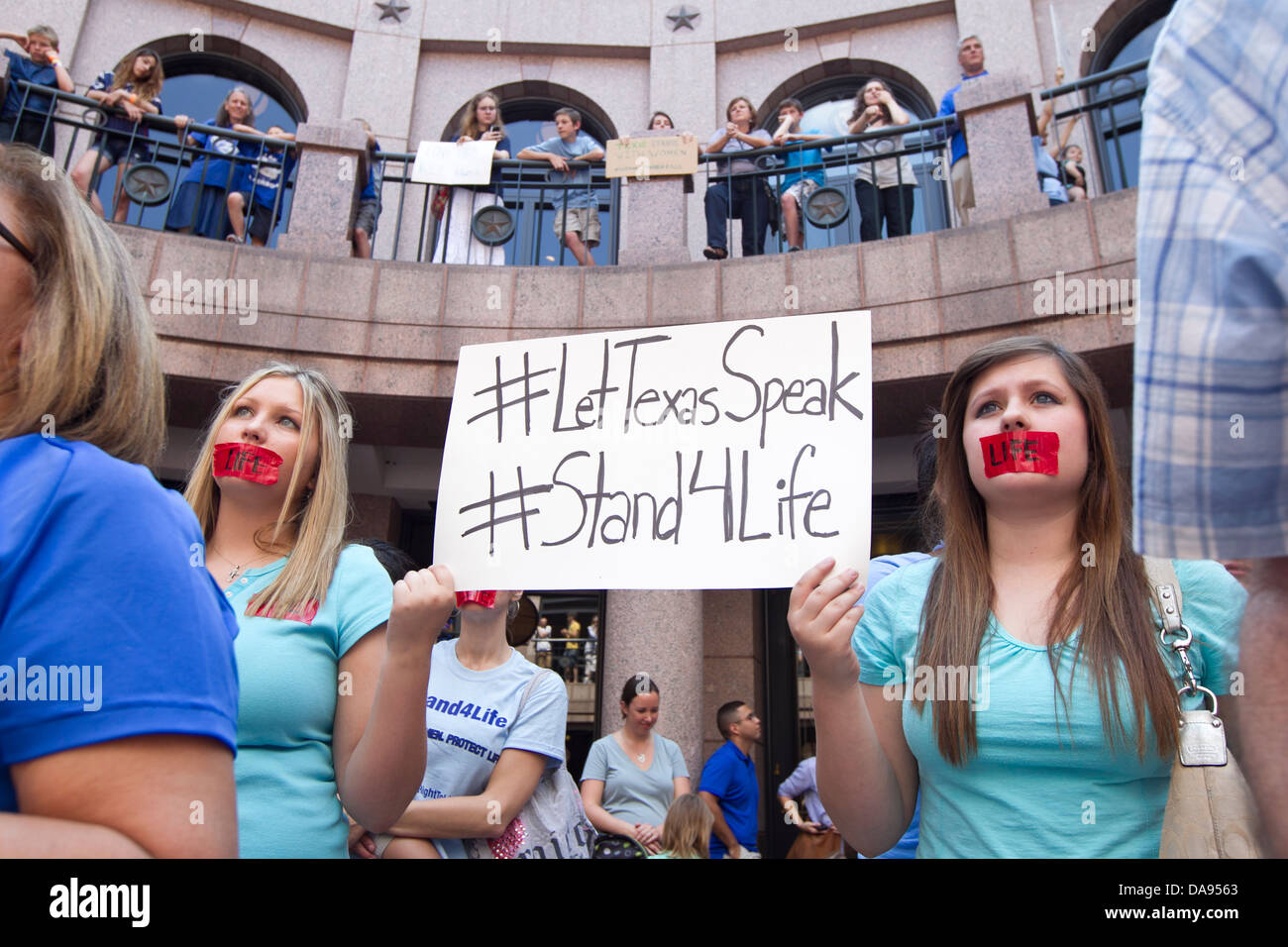 Gruppi di religiosi cittadini partecipare, rally e protestare contro la considerazione della nuova legge al Texas legislatura su aborti Foto Stock