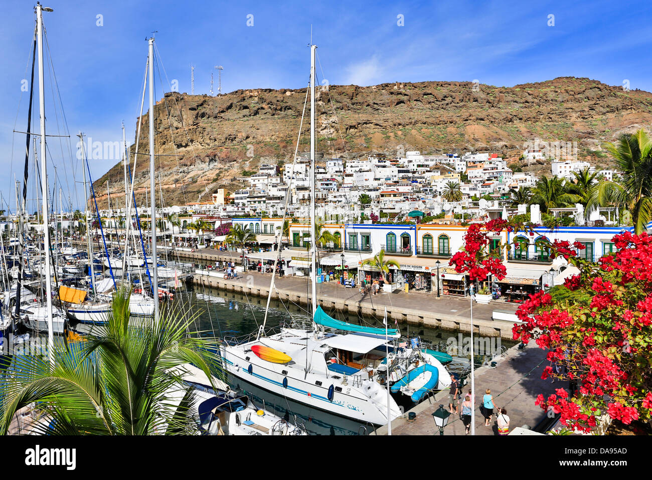 Spagna, Europa, Isole Canarie, Gran Canaria Mogan, Puerto, architettura, spiaggia, città, colorato, porto, isola, panorama, por Foto Stock