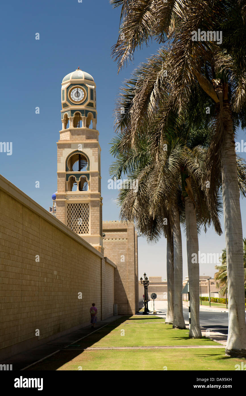 Oman, Dhofar, Salalah, Sultan Quaboos bin detto Al Husin Royal Palace, Torre dell'orologio Foto Stock