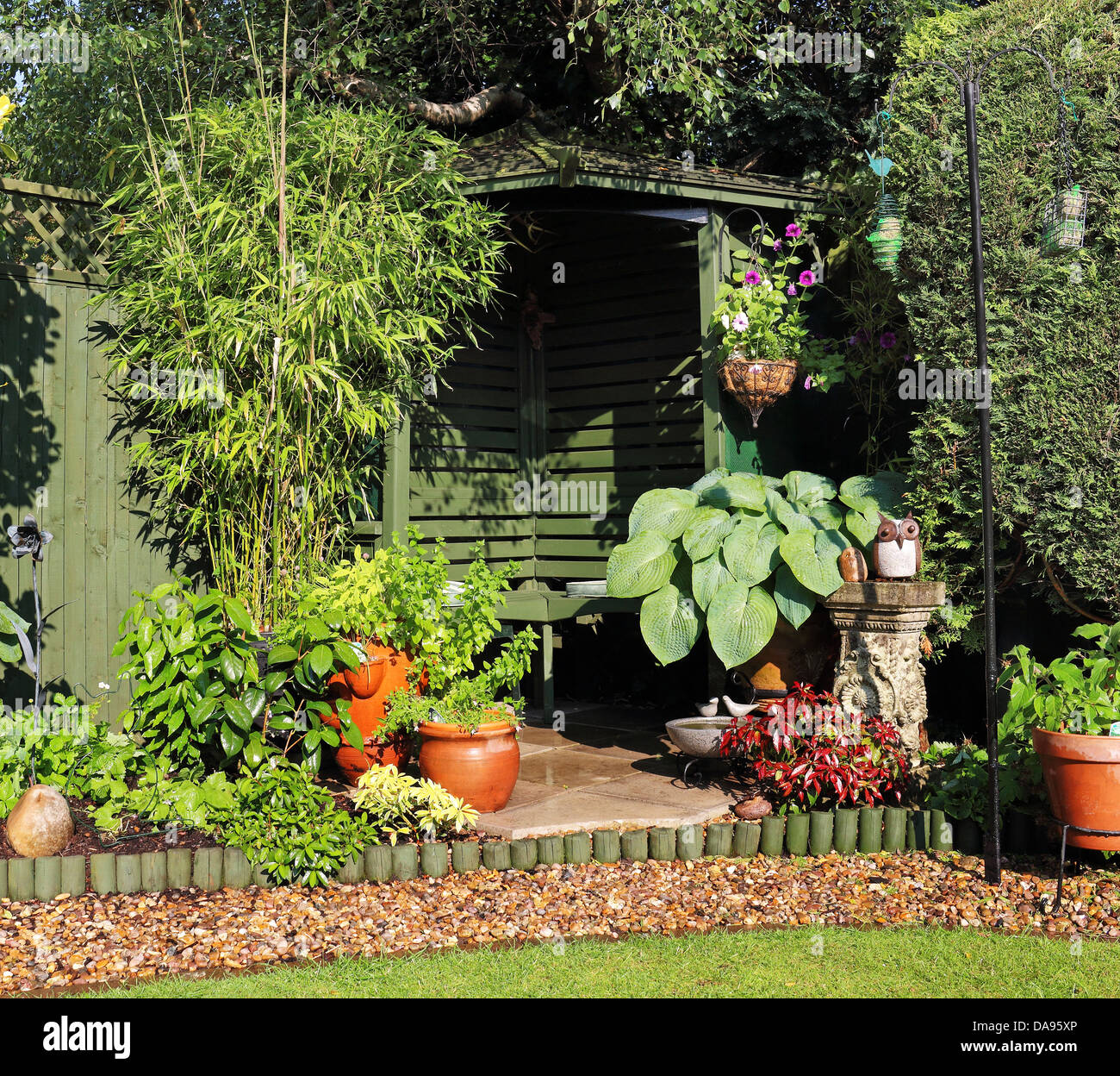 Inglese Torna Giardino Con Gazebo Foto Stock Alamy