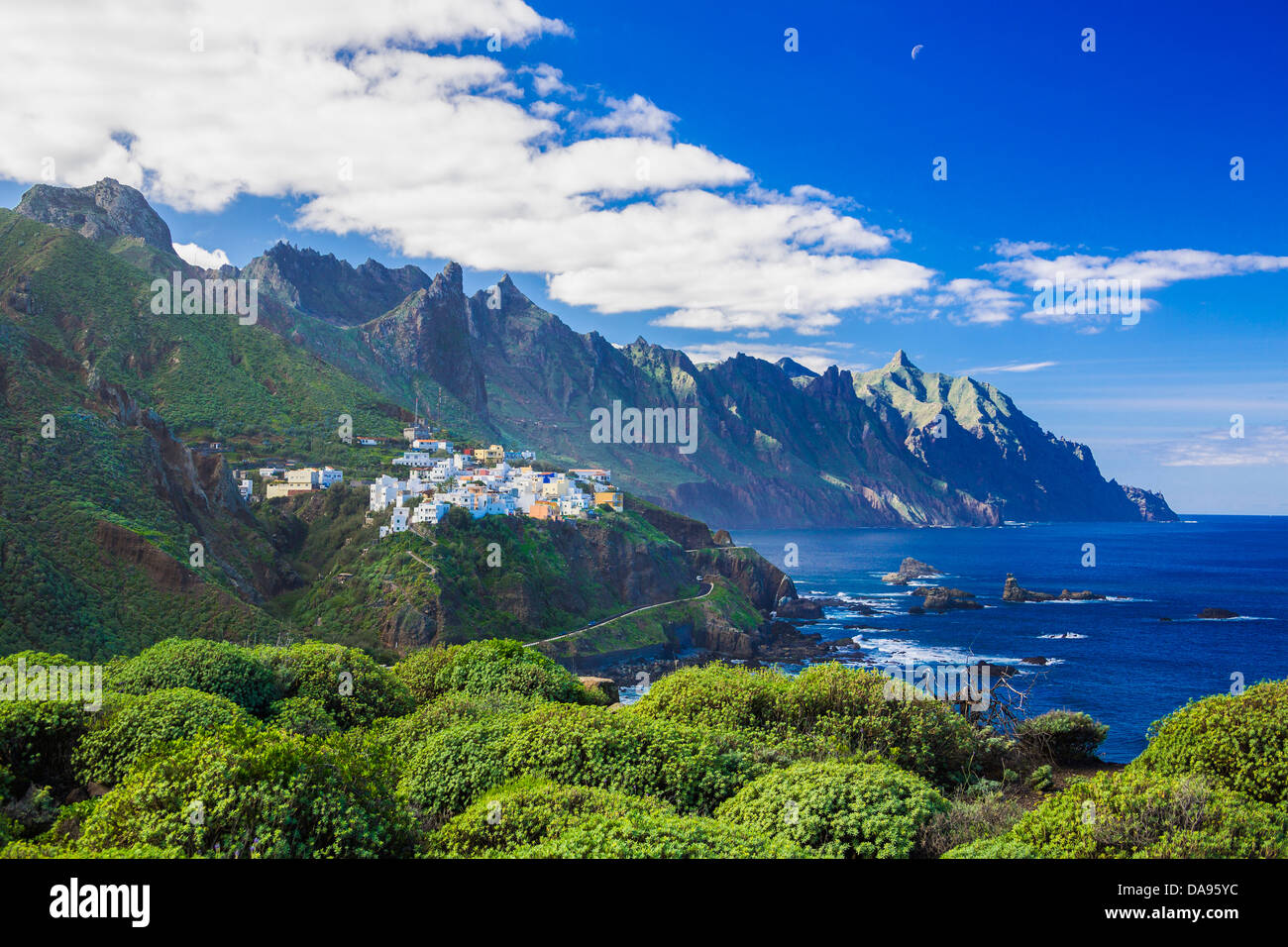 Almaciga, Isole Canarie, Canarie, Taganana, Taganana Costa, Tenerife, Teneriffa, blu, Cliff, costa, isola, montagna, pueblo, Foto Stock