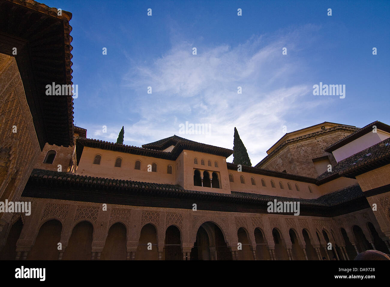 Vista del palazzo Nazrid (Palacio Nazaries) nella corte dei leoni (Patio de Los Leones) di Alhambra,Palace,Granada. Foto Stock