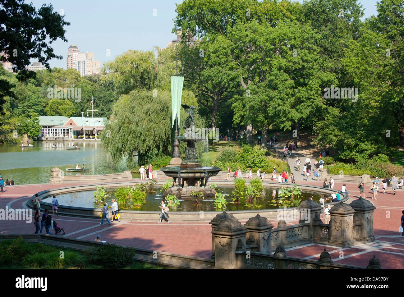 Angelo di acque fontana (©EMMA STEBBINS 1868) BETHESDA terrazza (©OLMSTEAD & VAUX 1860) CENTRAL PARK MANHATTAN NEW YORK CITY Foto Stock