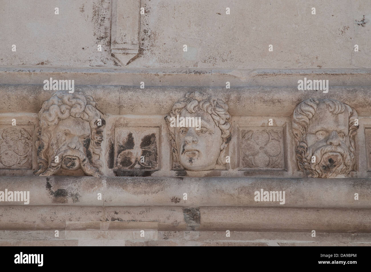 Sibenik, Croazia, St. Cattedrale di Jacobs, Sebenico, Katedrala svetog Jakova, Giorgio da Sebenico sculture teste e volti Foto Stock