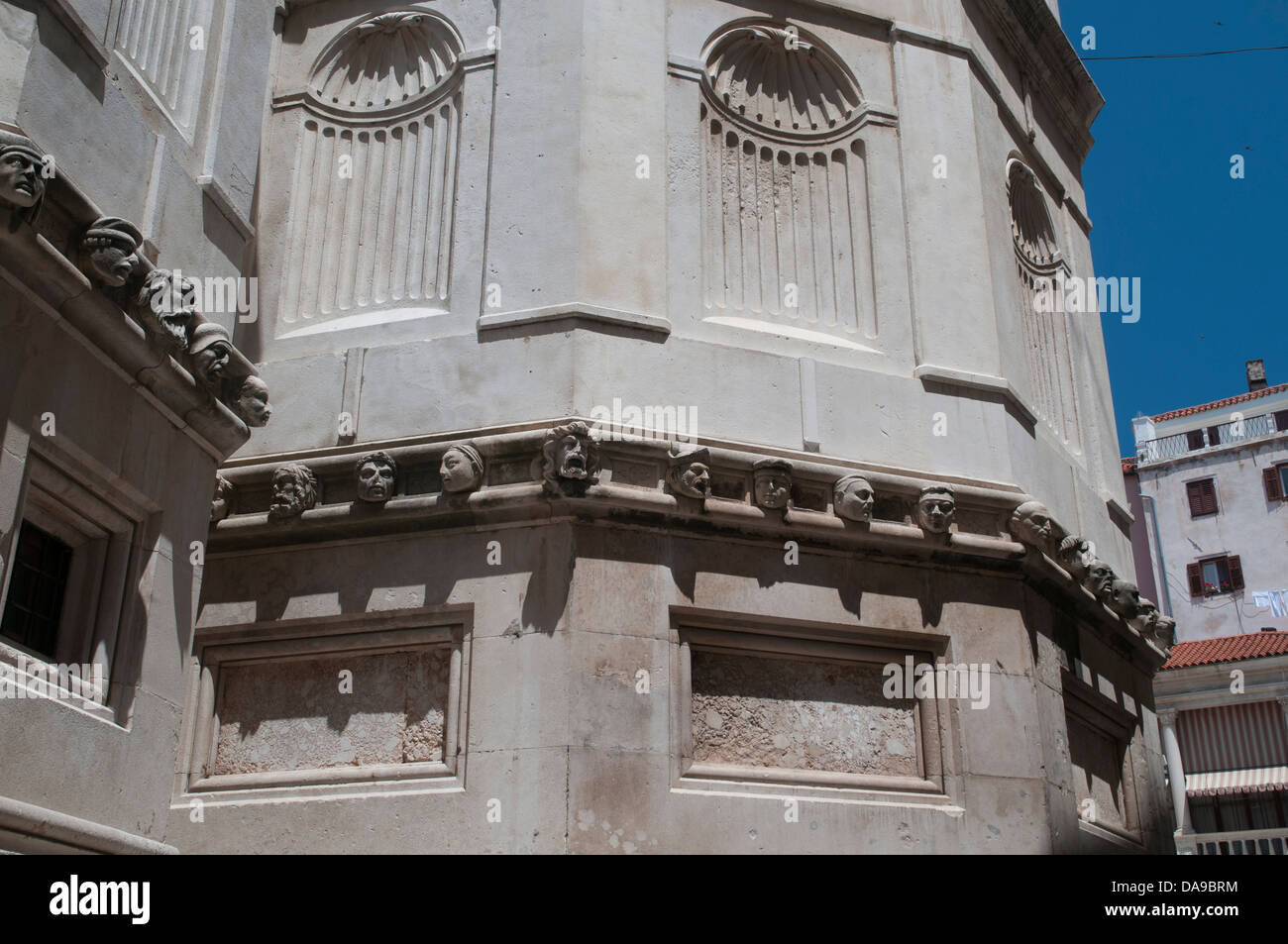 Sibenik, Croazia, St. Cattedrale di Jacobs, Sebenico, Katedrala svetog Jakova, Giorgio da Sebenico sculture teste e volti Foto Stock