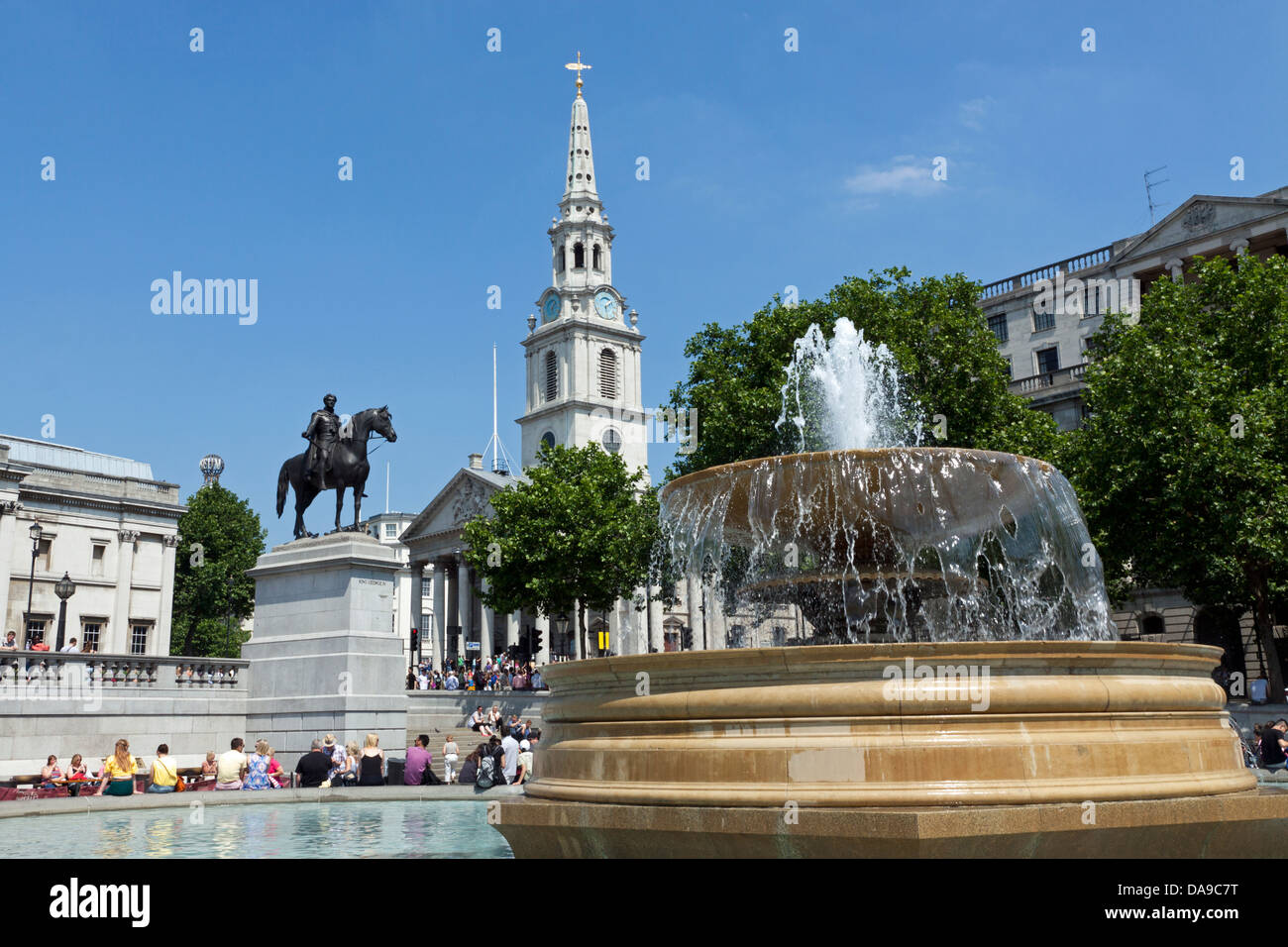 Trafalgar Square a Londra in estate Foto Stock