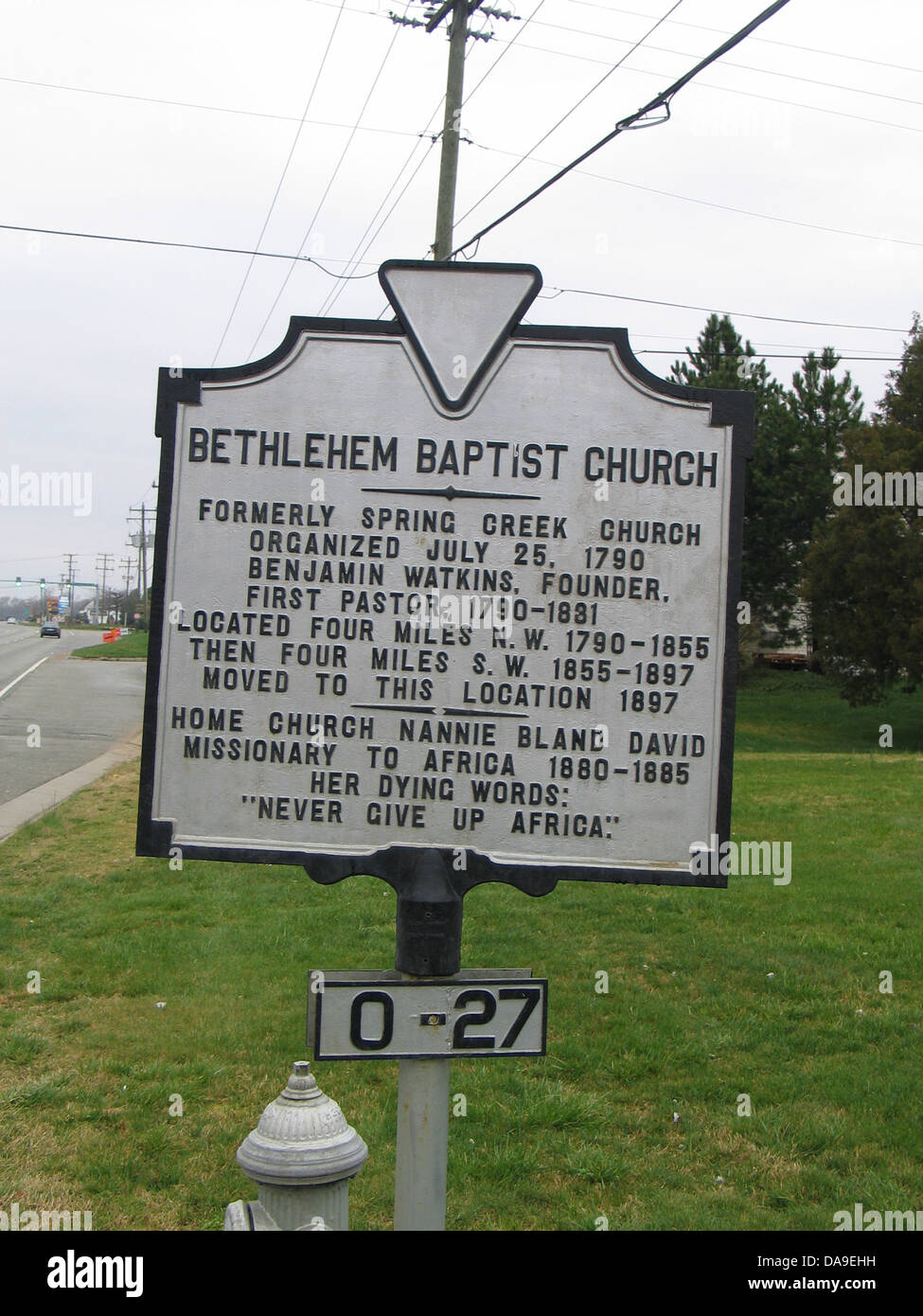 Betlemme battista chiesa anticamente Spring Creek chiesa anticamente Spring Creek Chiesa. Organizzato, luglio 25, 1790. Benjamin Watkins, fondatore e primo pastore, 1790-1831. Si trova a quattro miglia a nord-ovest, 1790-1855. Quindi quattro miglia a sud-ovest, 1855-1897. Spostato da questa posizione, 1897. Home chiesa di Nannie blando David, missionario in Africa, 1880-1885. Il suo morendo parole: 'Non mollare mai l'Africa". Foto Stock