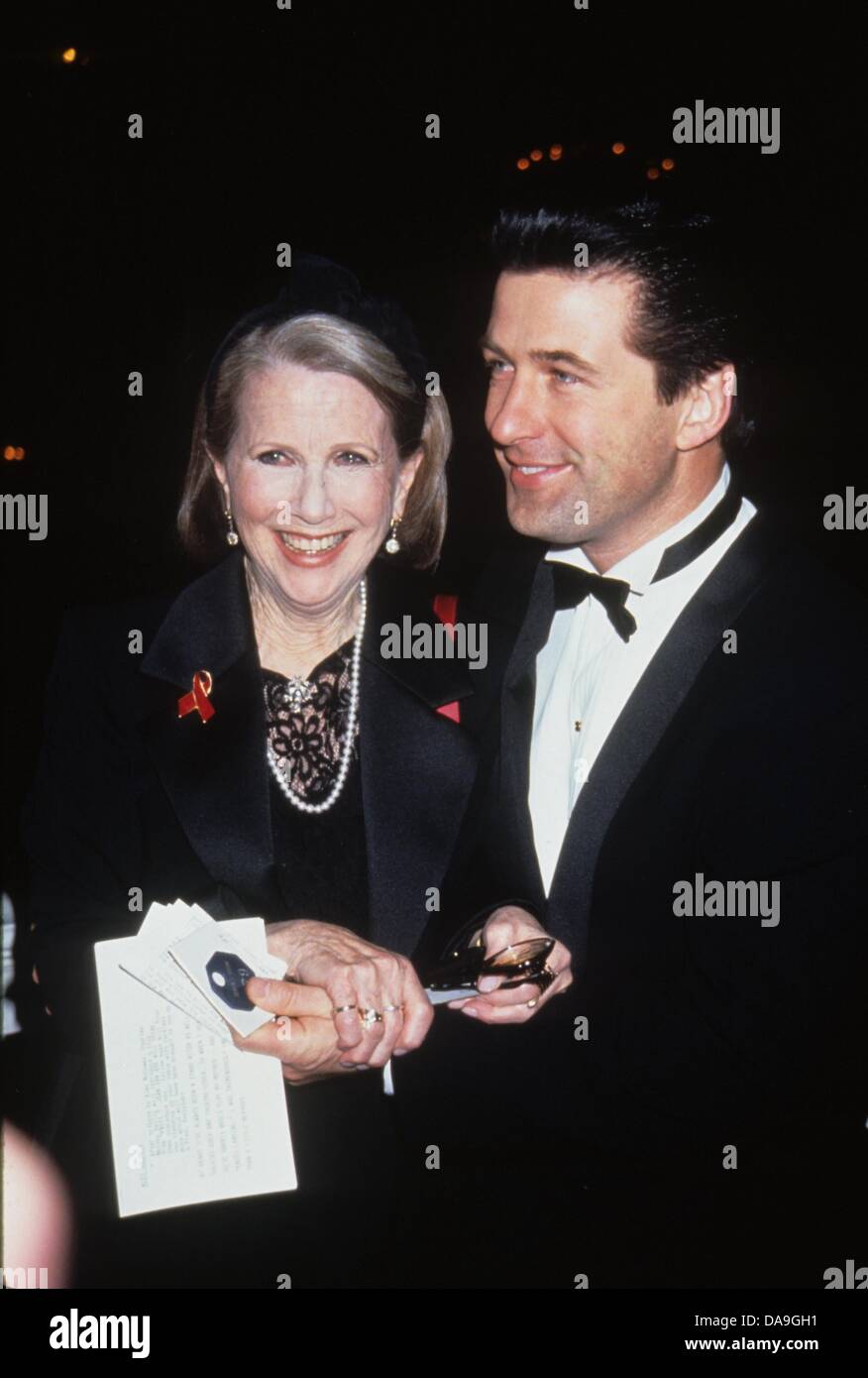 JULIE HARRIS con Alec Baldwin.L4833st.Accademia Americana di Arti Drammatiche 1993.(Immagine di credito: © Stephen Trupp/Globe foto/ZUMAPRESS.com) Foto Stock