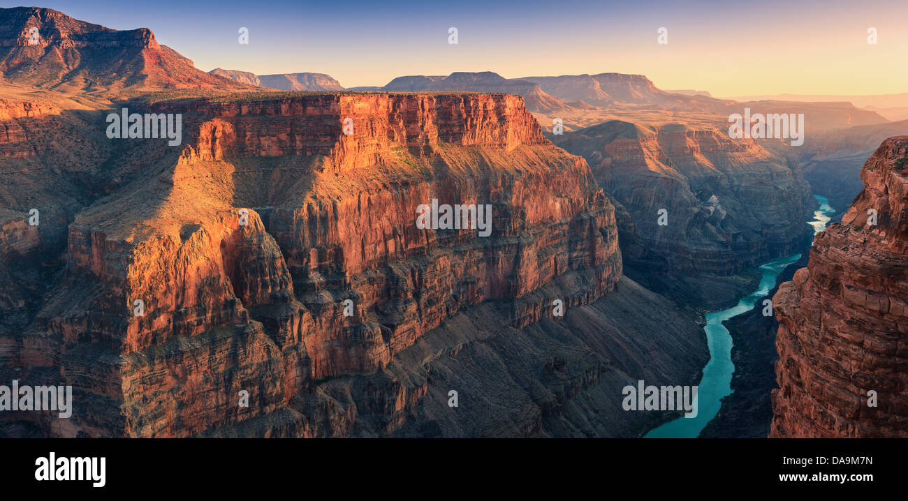 Tramonto al Grand Canyon N.P North Rim con la vista dal Toroweap, Arizona, Stati Uniti d'America Foto Stock